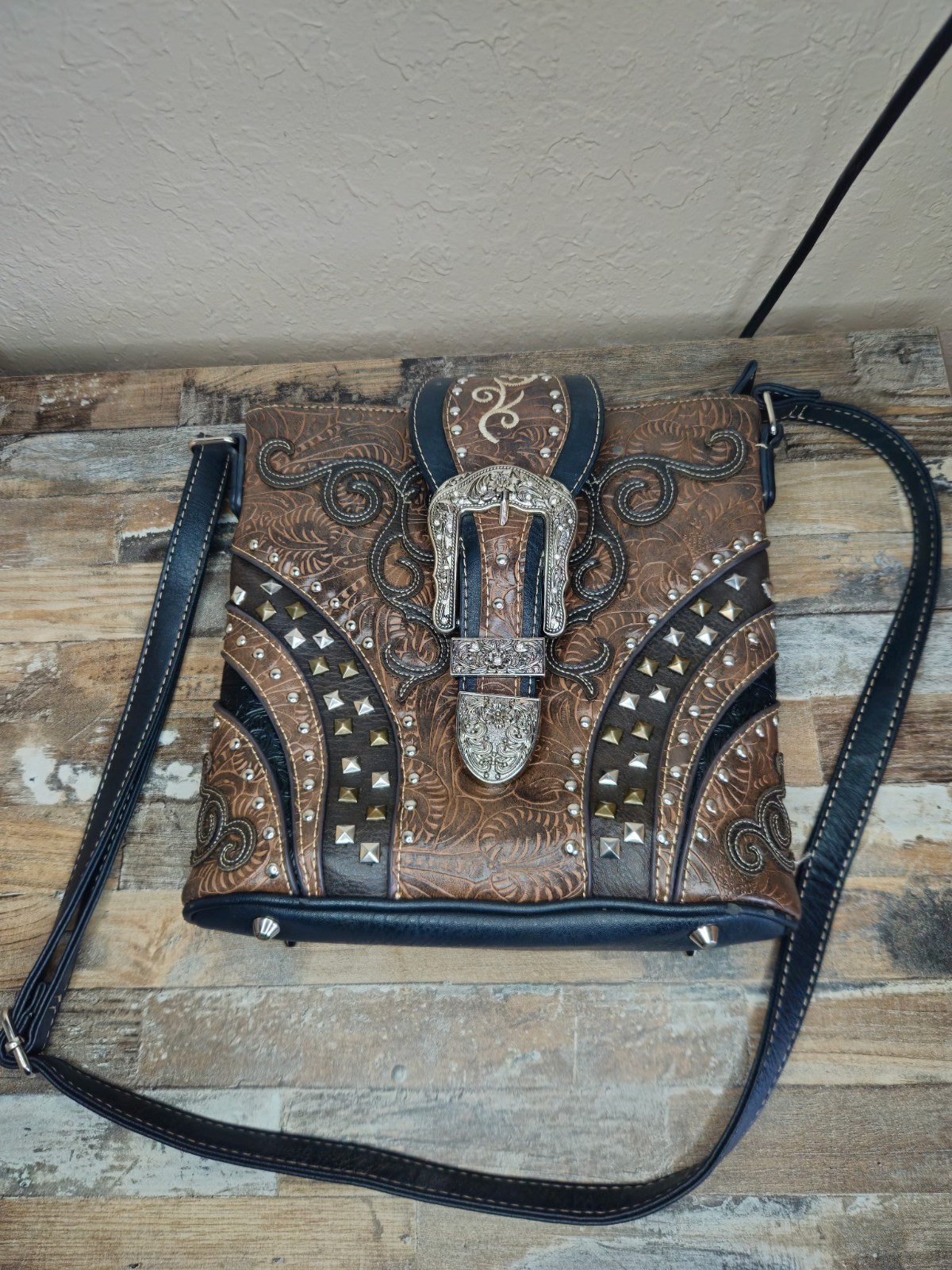 BROWN WESTERN STYLE RHINESTONES/STUDS CROSSBODY/SHOULDER BAG CONCEALED POCKET