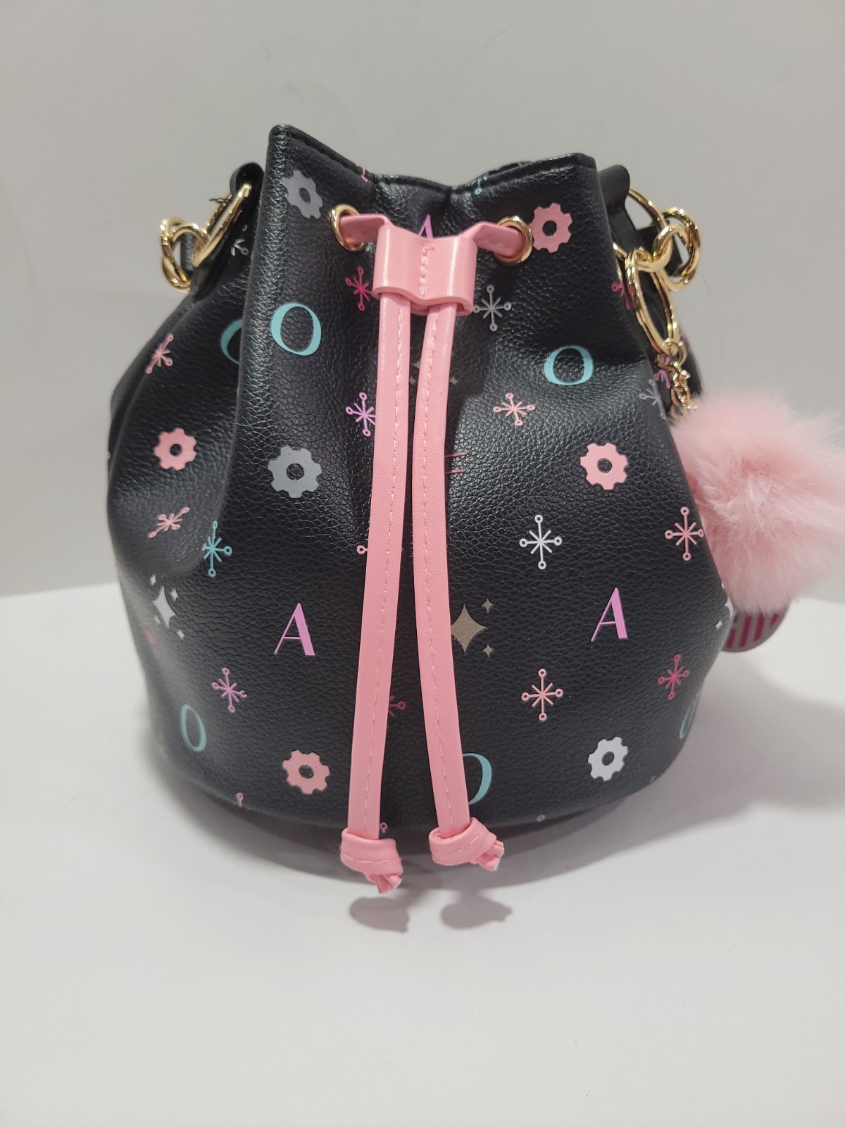 FAO Schwarz Prince St Bucket Bag Mini Purse Black w/ Pink Drawstring & Pom Keych