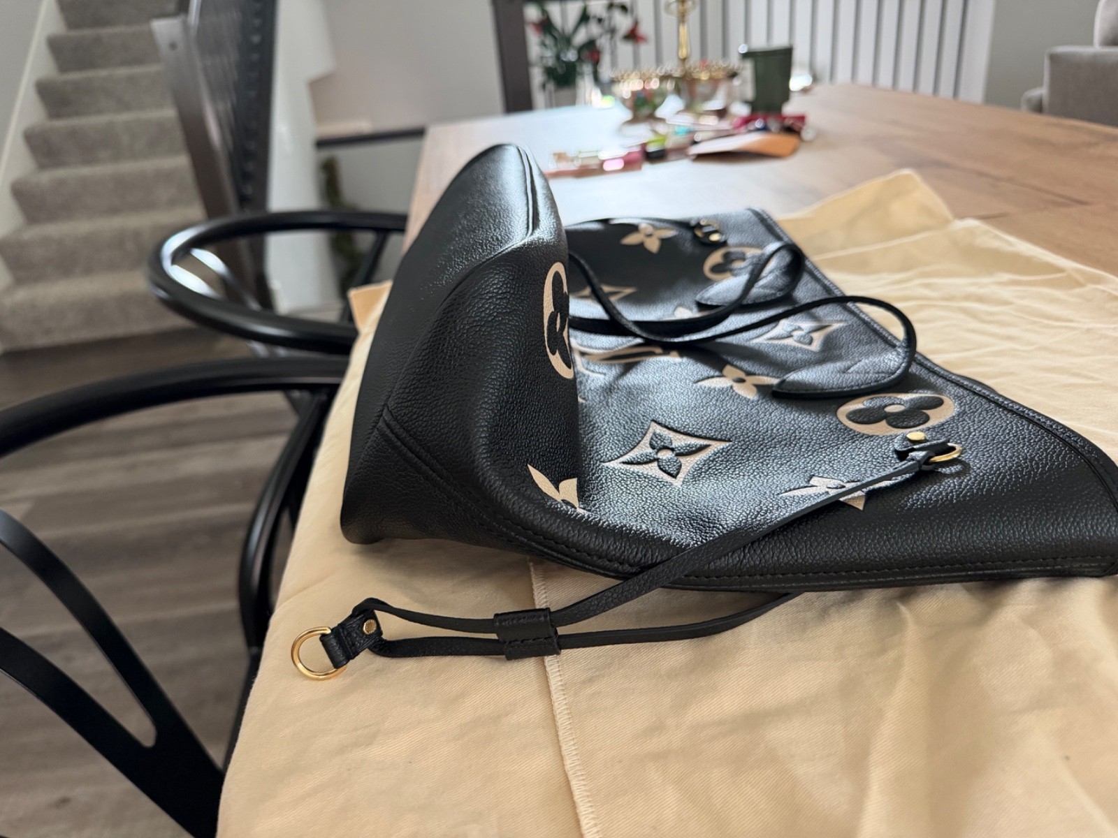 Louis Vuitton Neverfull MM Empreinte Giant Monogram Black/Beige with the pochett