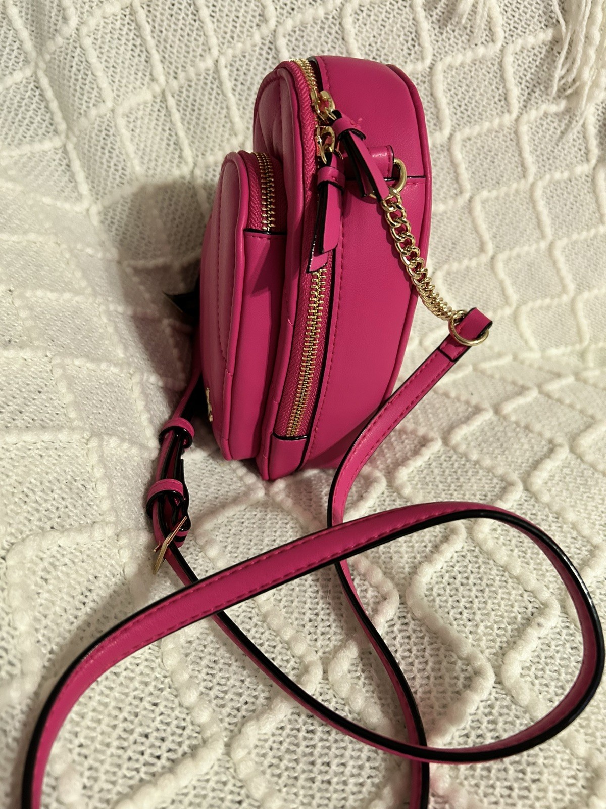 Victoria’s Secret Crossbody Bag Color Pink Heart Shape Small Size NWT
