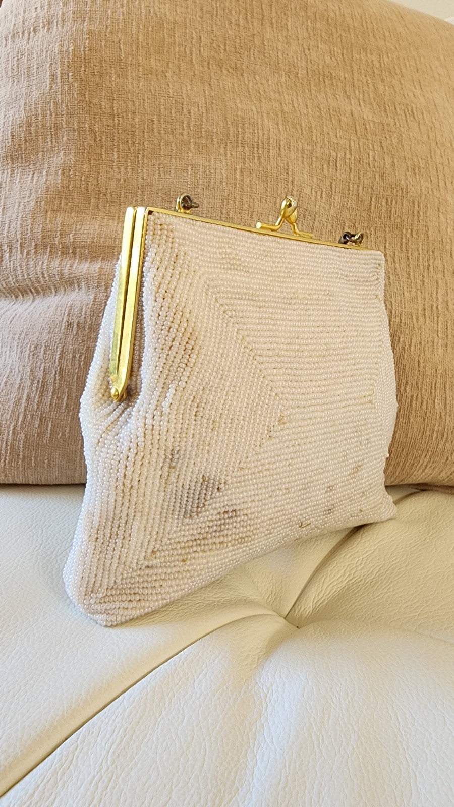 Vintage WALBORG White Beaded 3D Floral Handbag Taiwan Mid Century Clutch
