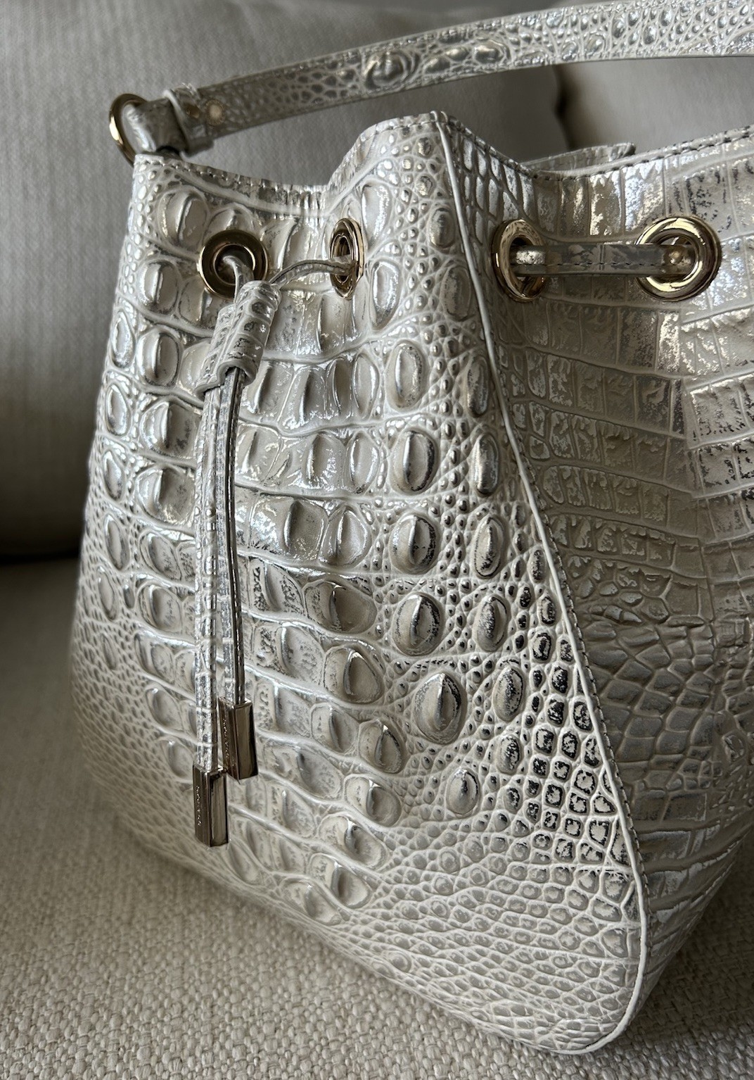 Brahmin Melinda Bucket Bag NWT ~ Ivory Dream ~ Missing Long Crossbody Strap!