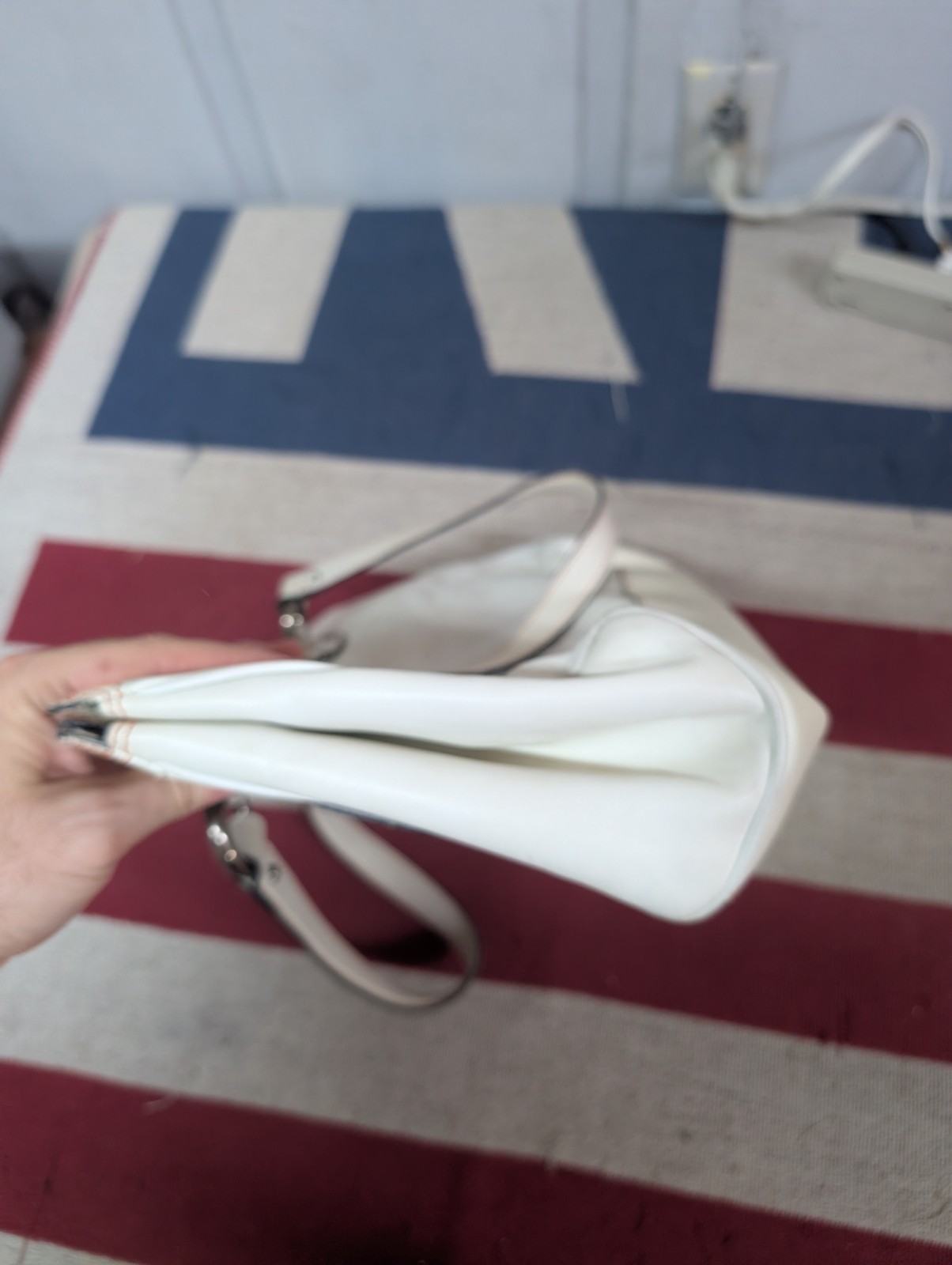 Marc Jacobs Satchel/Top Handle Shoulder Bag White Leather Snap lock Sydney