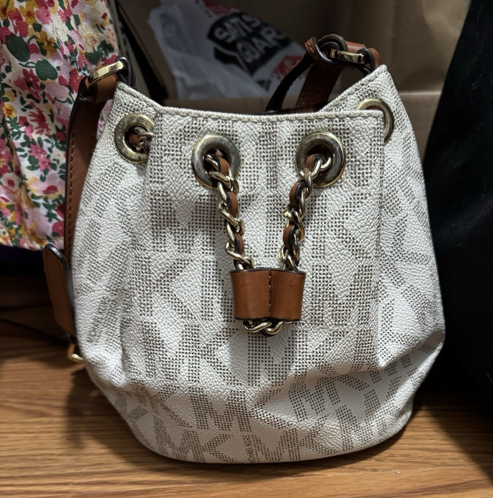 Michael Kors Monogram Bucket Drawstring Bag Chain Strap Charm Gold White/Brown