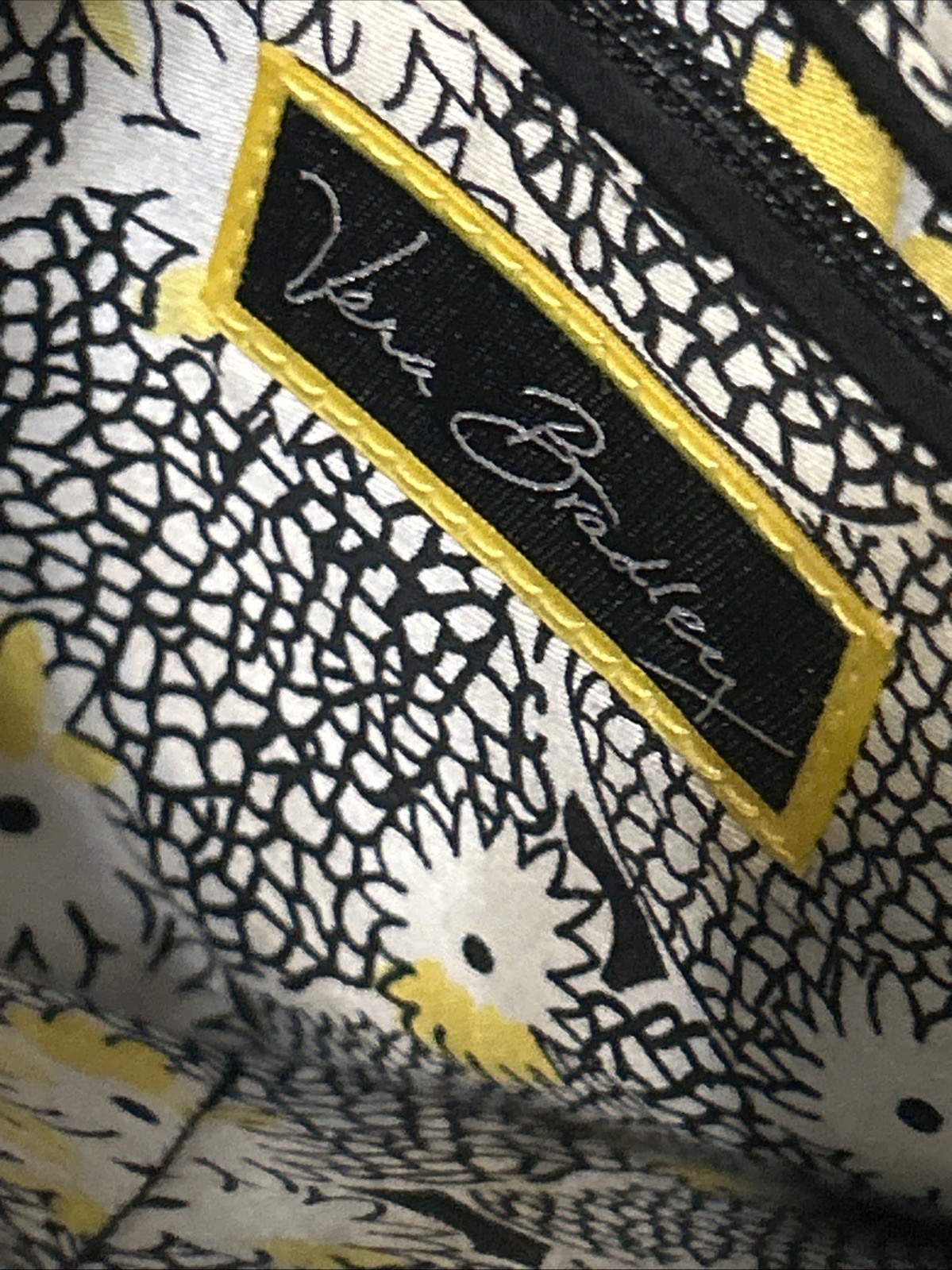 VERA BRADLEY QUILTED BLACK HANDBAG with BLACK/WHITE Piping Purse 10x13x4”