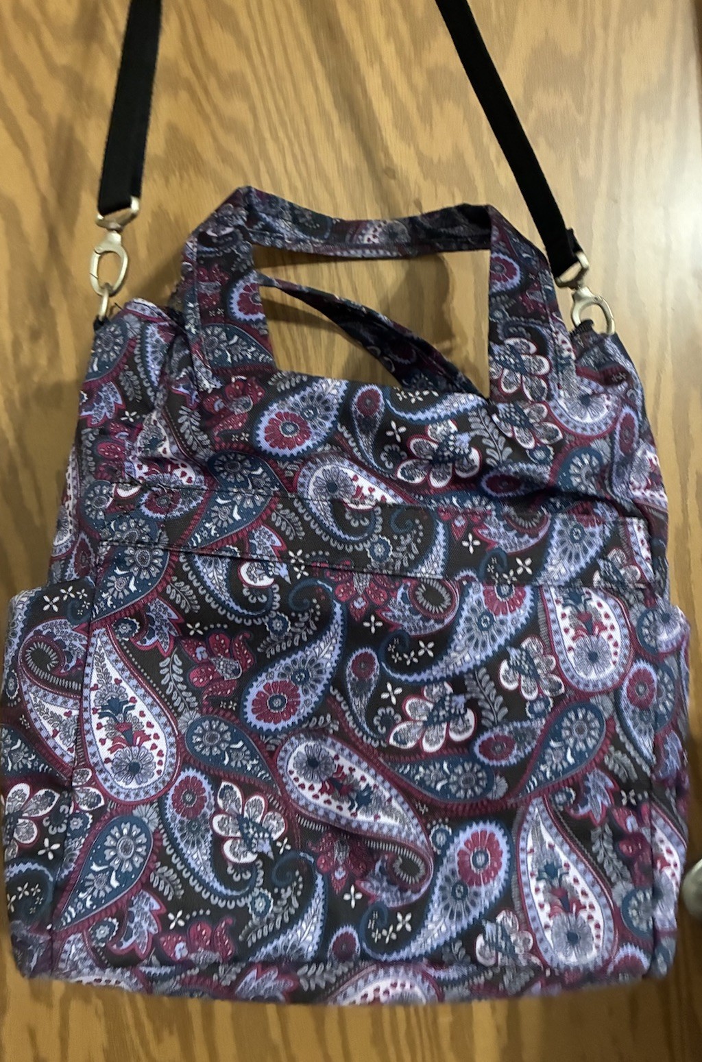 Ricardo Beverly Hills RFID Safe Tote Bag Many Zippered pockets shoulder strap