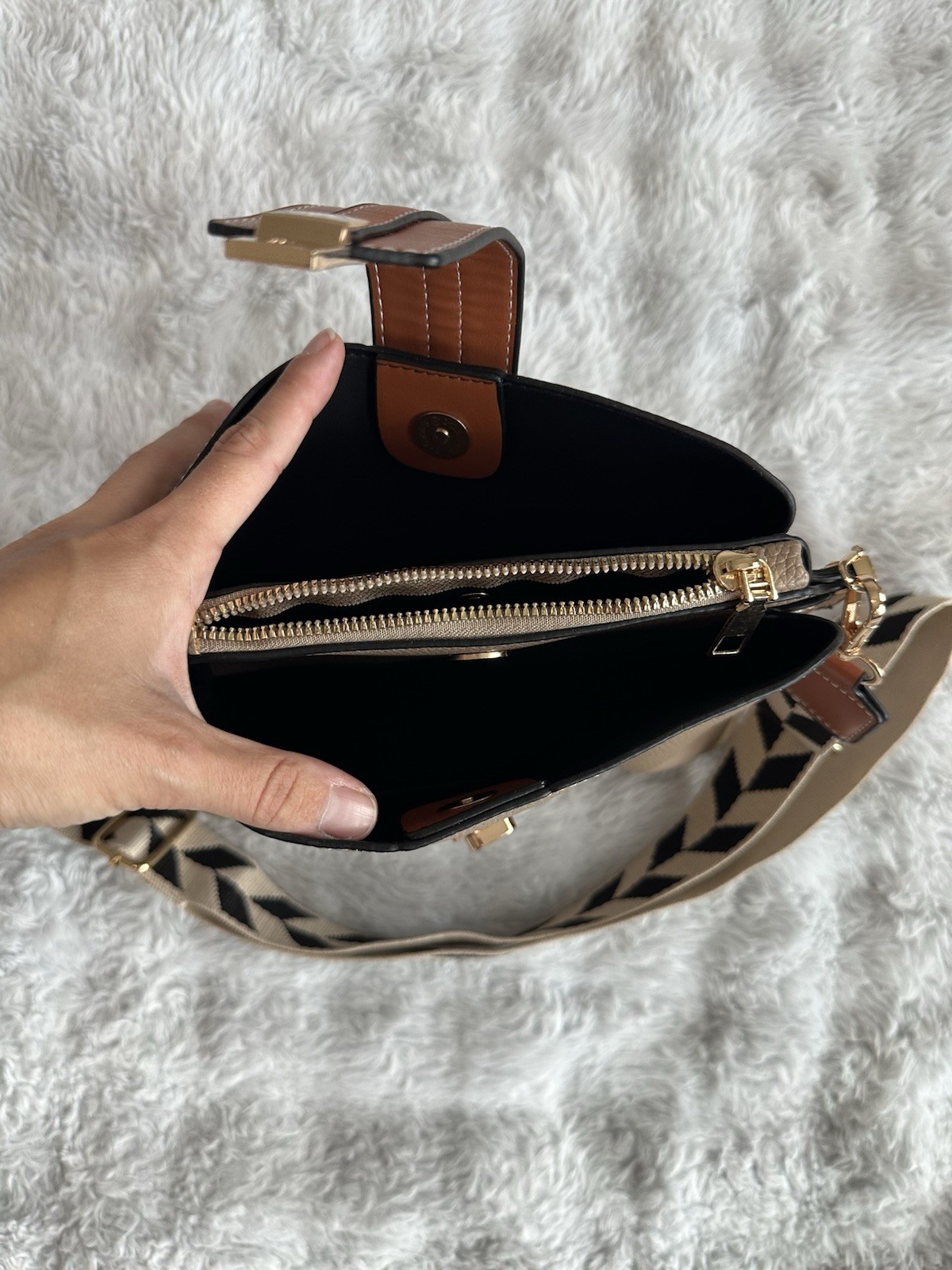 Beige Crossbody Bag, Geometric Strap, Zip/Magnetic, Gold Hardware