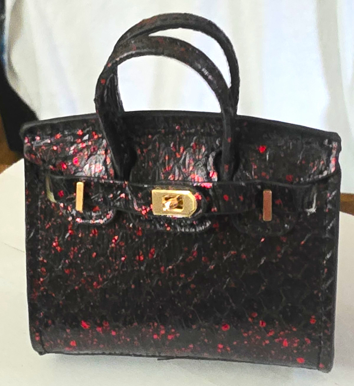 Black/Red Pebbled Small Top Handle Bag Gold-Tone Turn Lock with Case