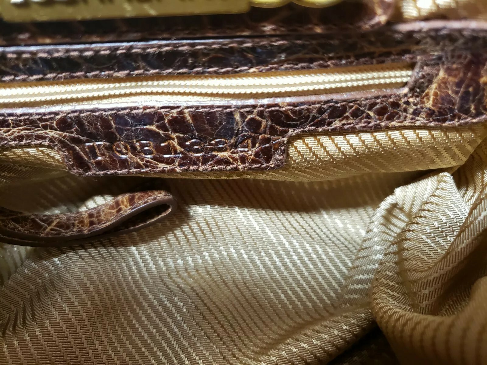 LOCKHEART RARE BEAUTIFUL MOCK CROCODILE PUSHLOCK EMBOSSED LEATHER HANDBAG $595