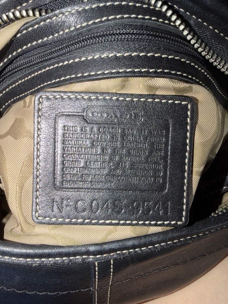 Coach Soho Black Signature Small Shoulder Bag Zip Silver Hardware Beige Lined