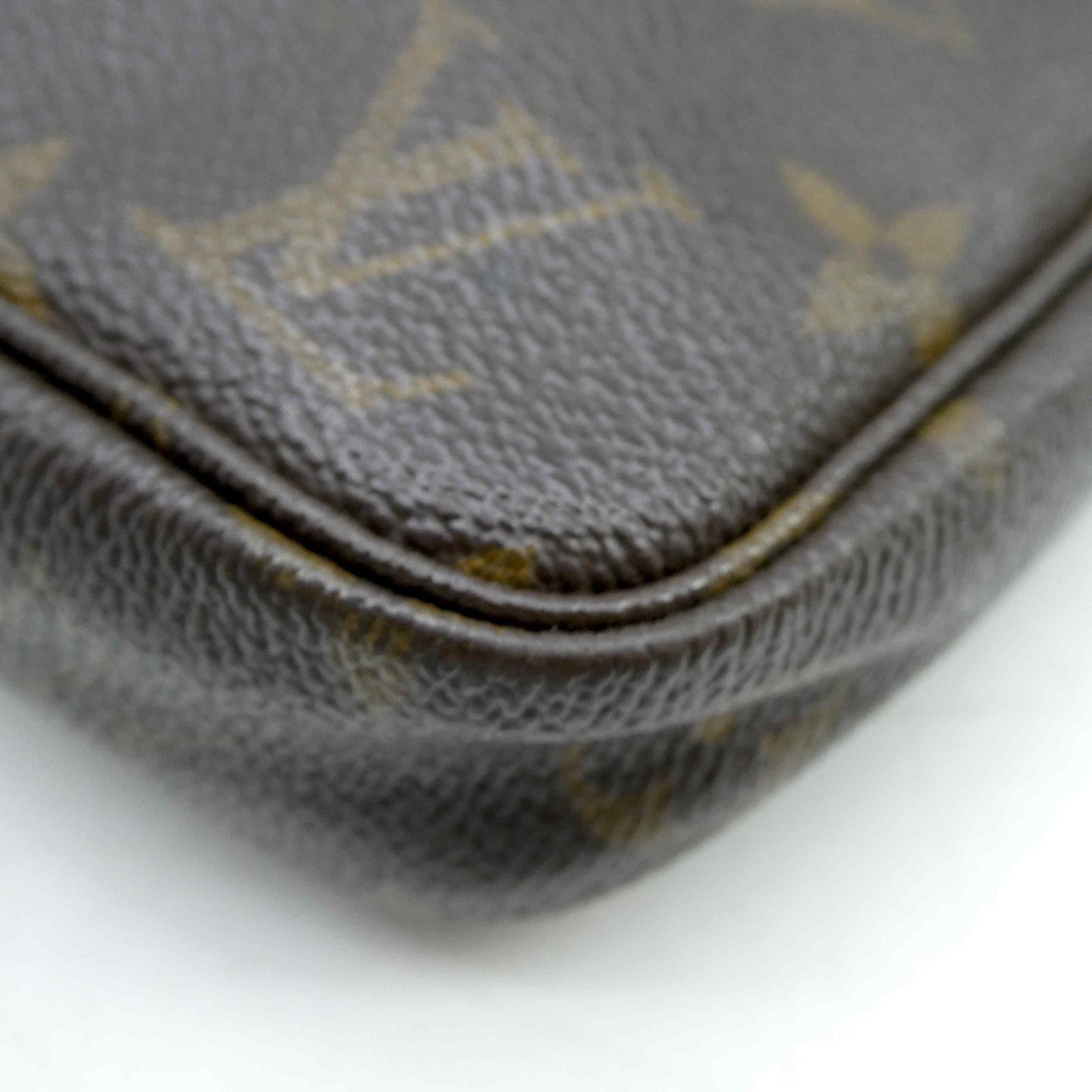 Louis Vuitton Pochette Accessoires Hand Bag PVC Leather M51980 Monogram 1047
