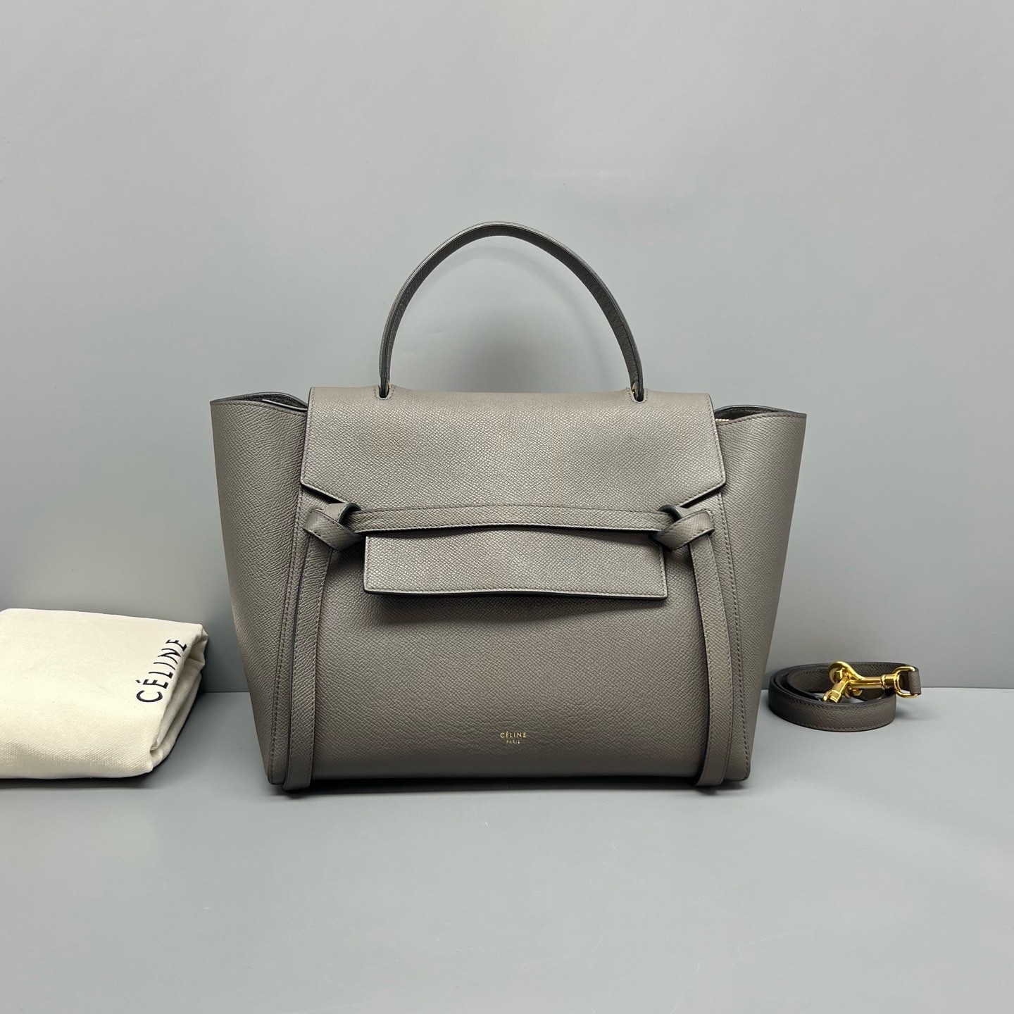 Celine Pre-Owned Authentic Luxury Handbag Grey 28*21*17cm