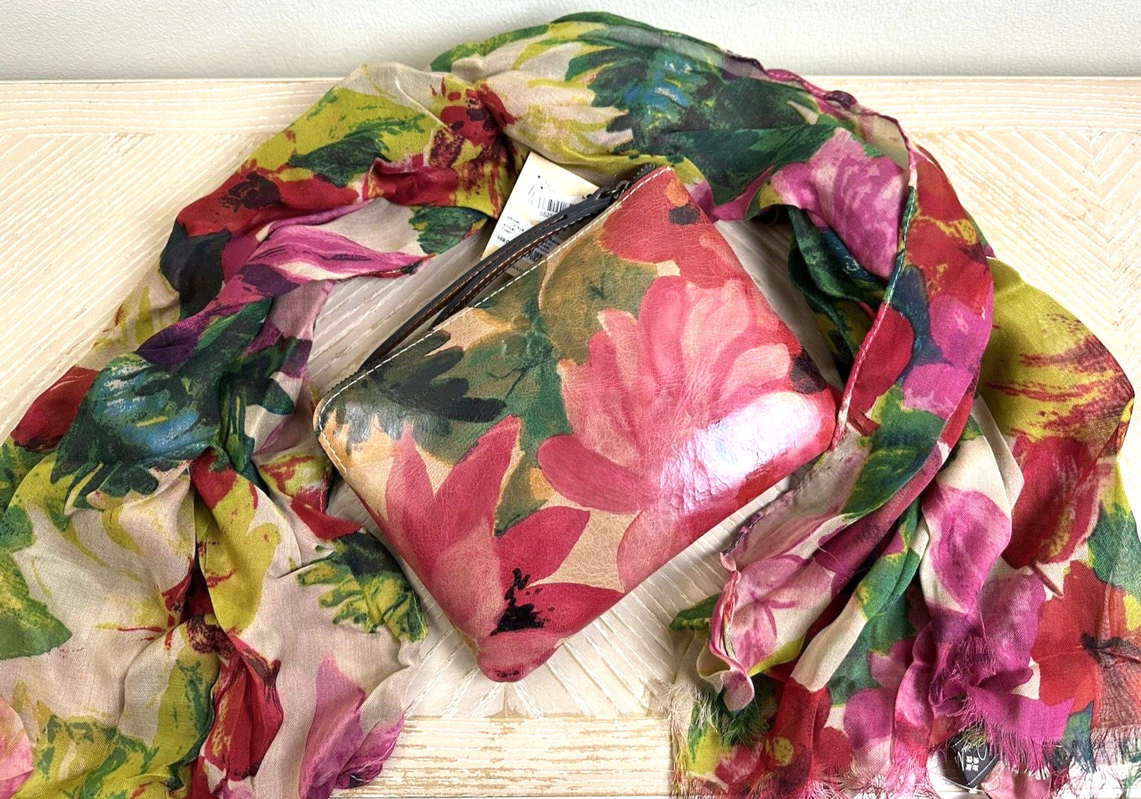PATRICIA NASH SPRING MULTI TAN RED PINK FLORAL LEATHER WRISTLET & SCARF SET