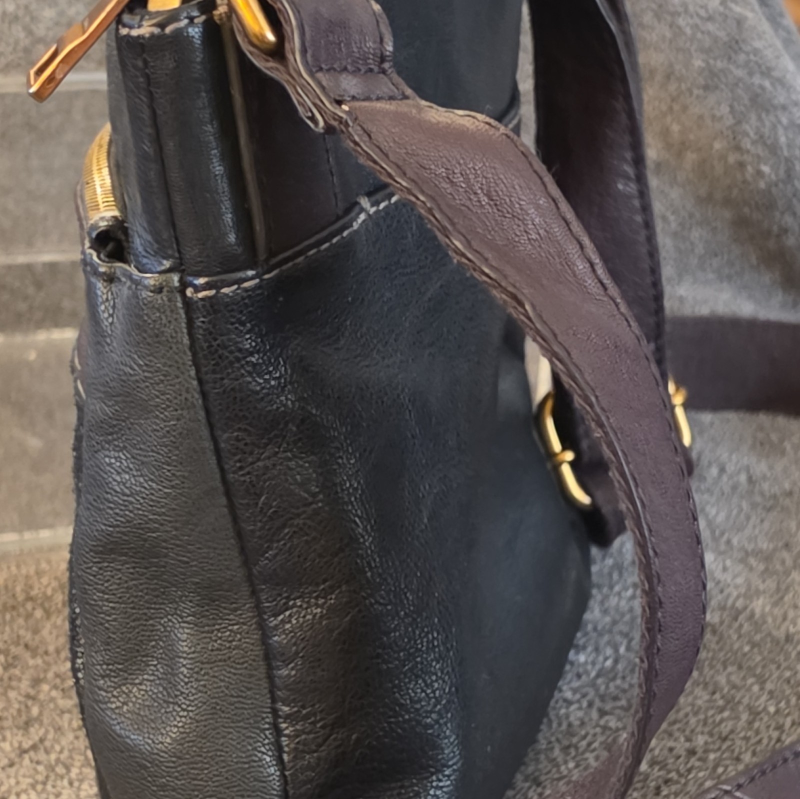 Black Crossbody Bag Brown Adjustable Strap Zip Closure Gold Hardware Solid