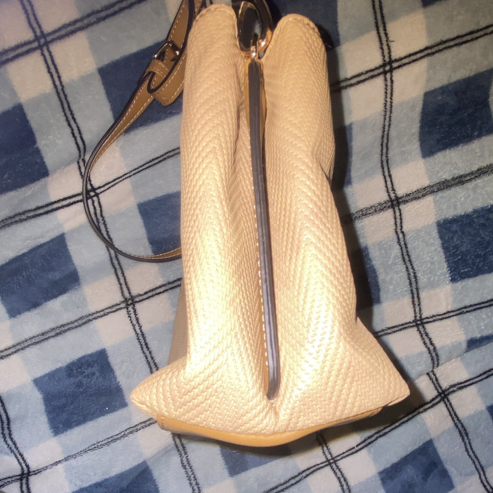 Sondra Roberts Beige/Tan Chevron Small Crossbody Zip/Mag Snap Adj Strap Silver