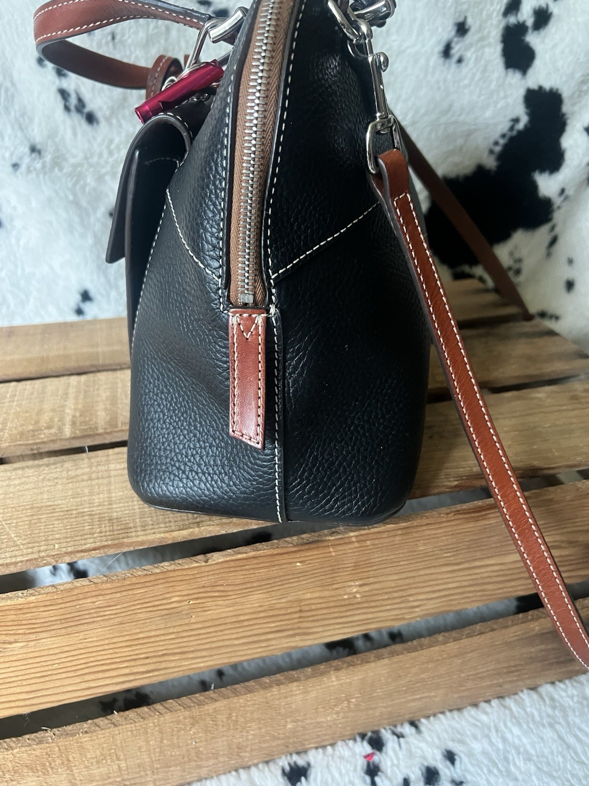 Dooney & Bourke Blk Pebble Grain/Florentine Leather Zip Top Cambridge Satchel