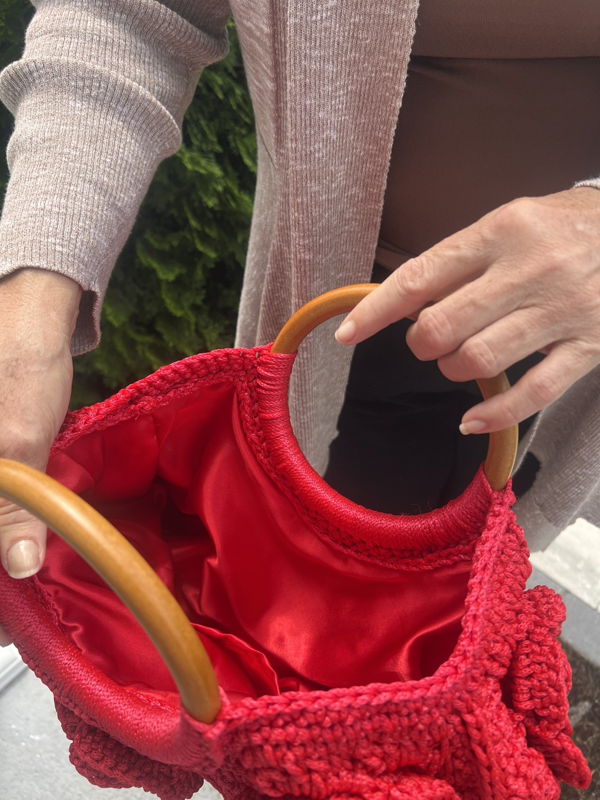 Handmade Crochet Red Rose Flower Handbag 3D Floral Wooden Handle Purse