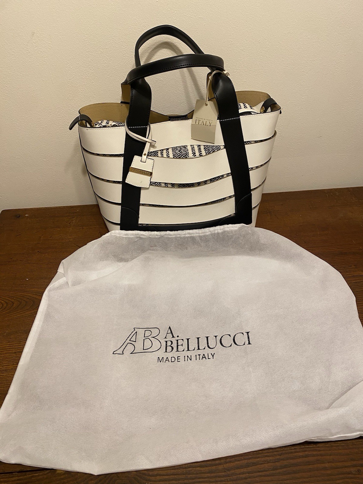 NWT Alberto Bellucci Italian Leather Handbag Tote White Resort Vacation Beach