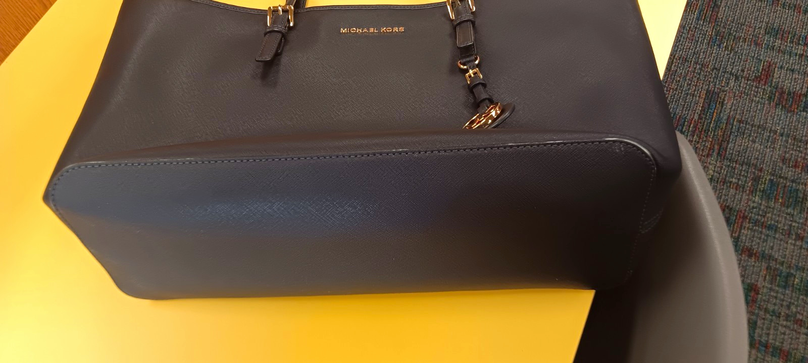 Michael Kors Large Navy Tote Bag Gold Hardware MK Logo Charm Lined Double