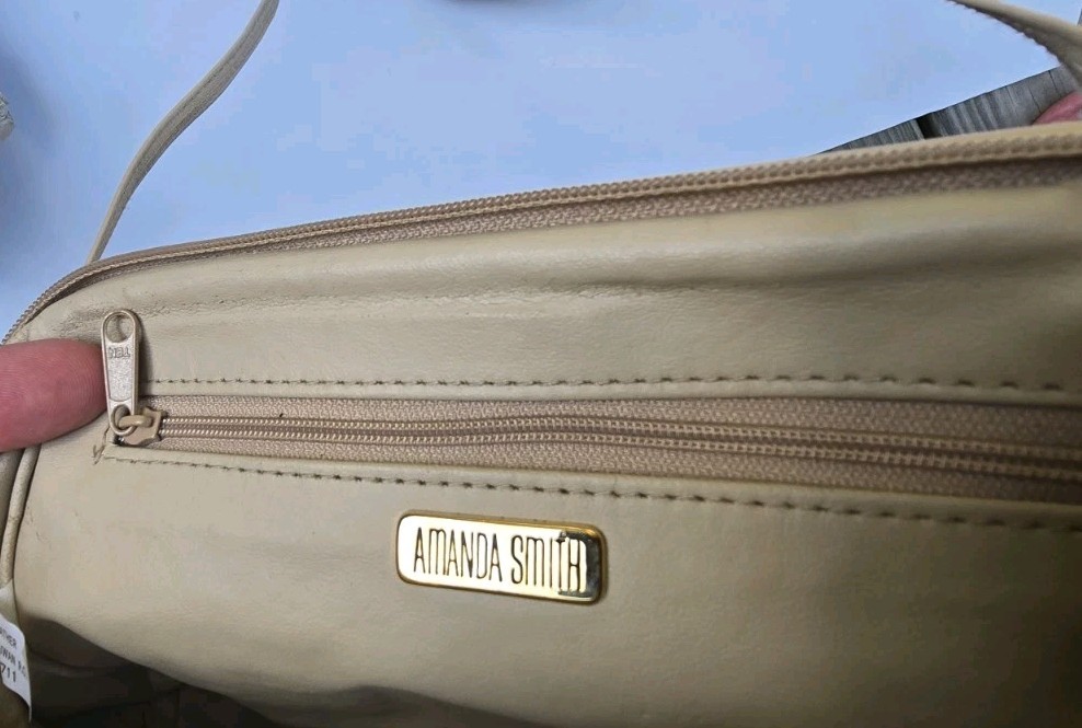 MINT Amanda Smith Vintage 80s Women’s Taupe Purse Crossbody Bag! Taiwan ROC