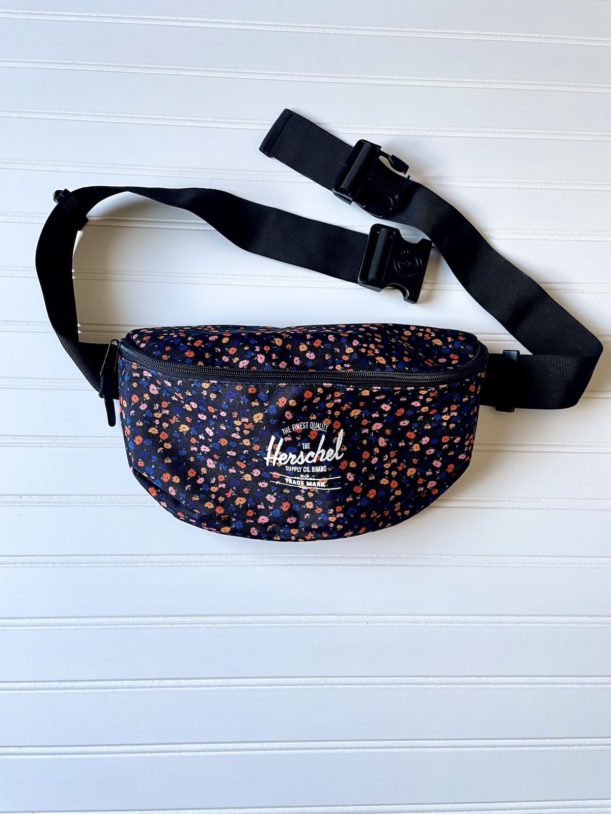 Herschel 4.5 L Kaine Hip Pack Black Floral Large Fanny Lumbar Belt Bag Gorpcore