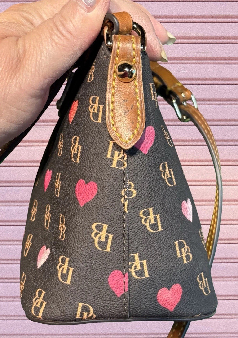 Dooney Bourke Brown Pink Gretta Novelty Hearts Logo Monogram Suki Crossbody Bag