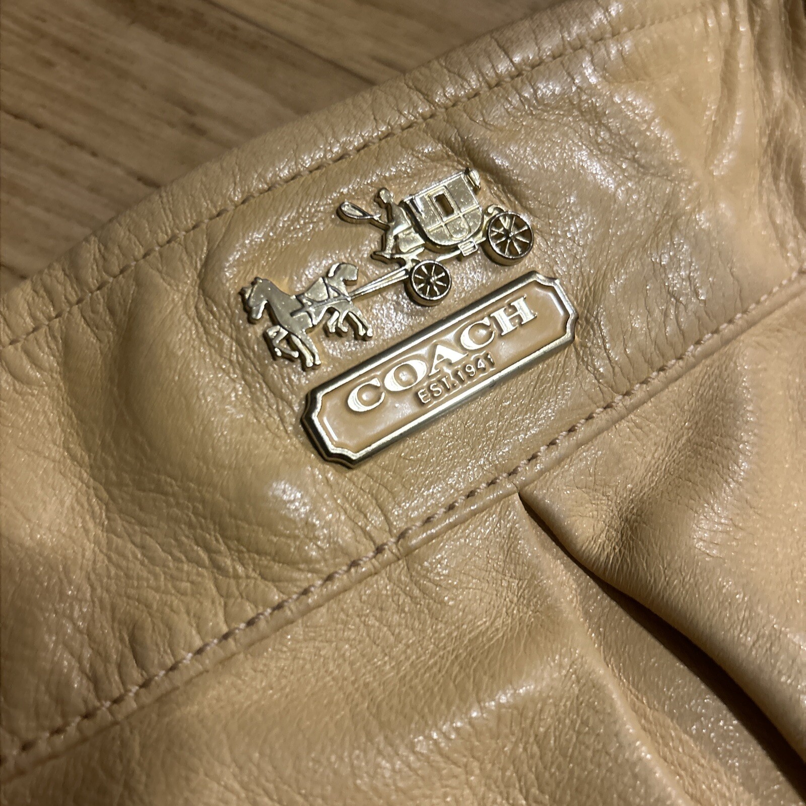 Coach Madison One strap Hobo Shoulder Bag Pale Yellow Tan Beige Color