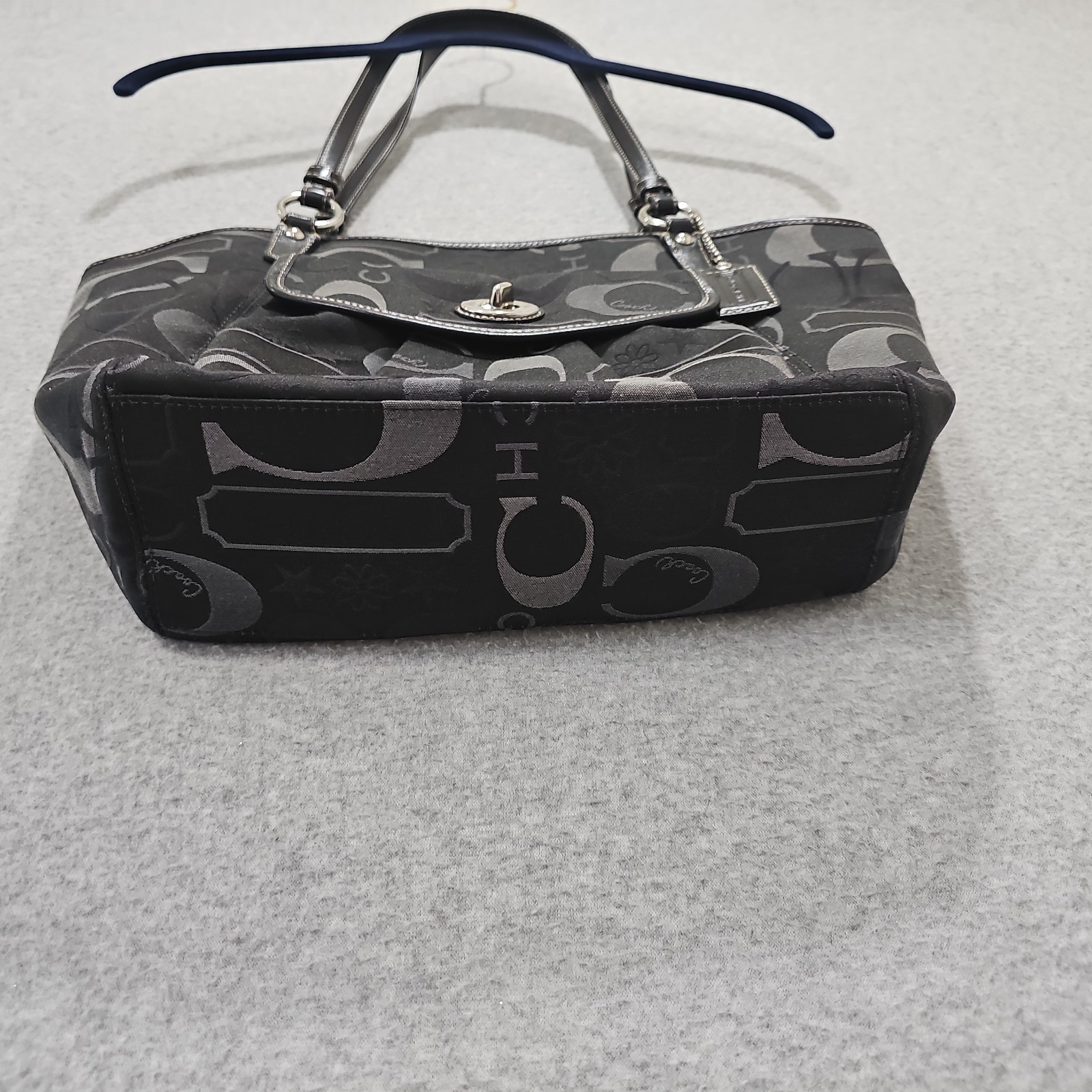 Coach Leah Purse Signature Satchel W Turn Lock ,Spell Out C, star Flower Black