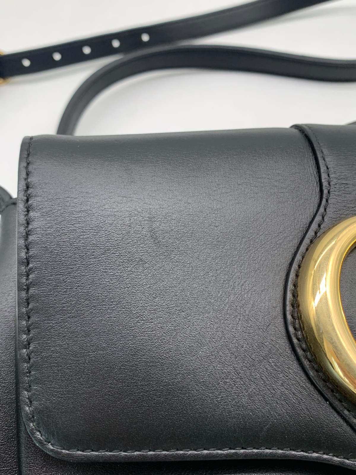 Gucci Double‑G Logo Leather Flap Crossbody Bag/WJ07204028/4028
