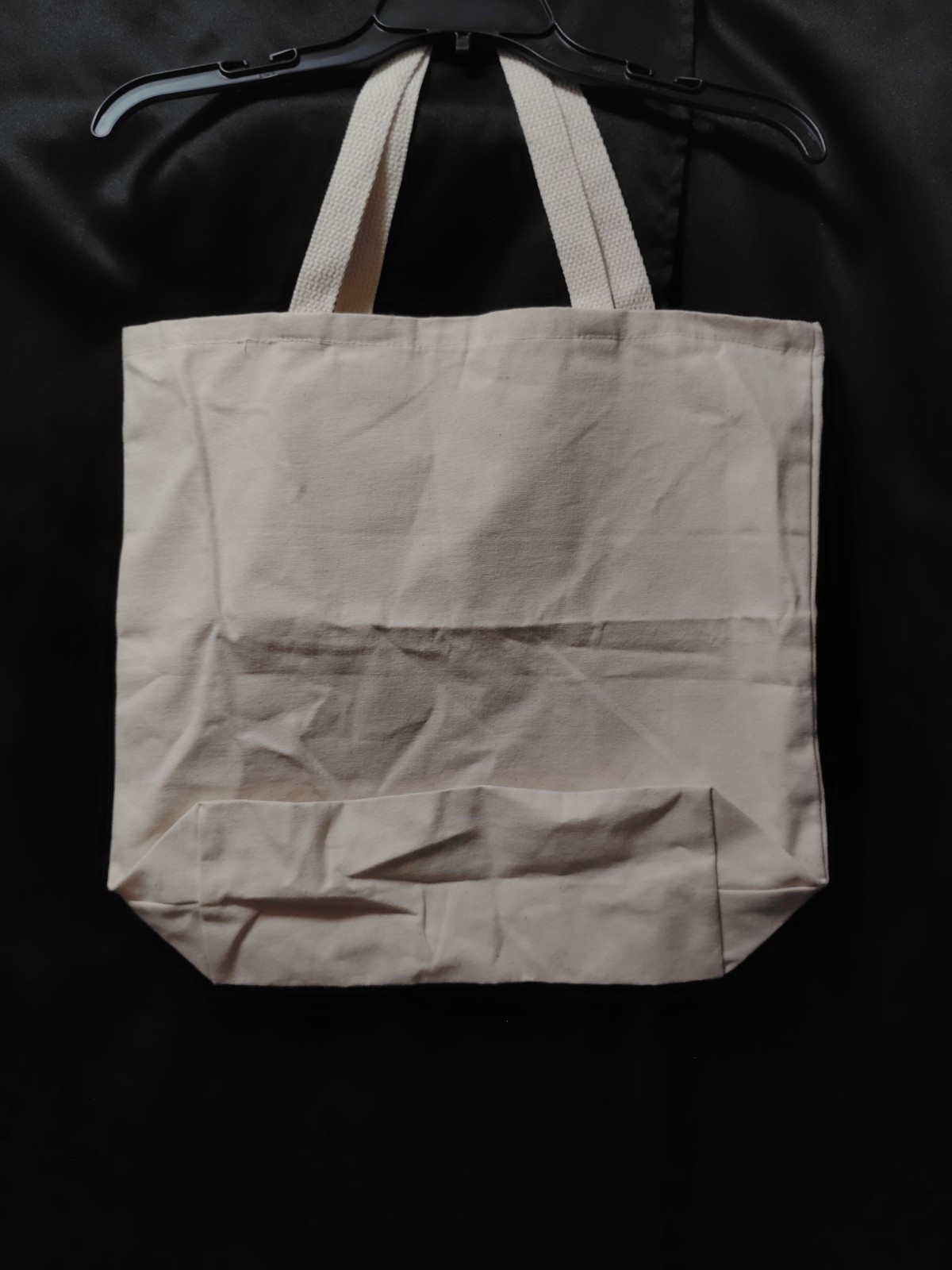 Tote with dolphins and sea turtles