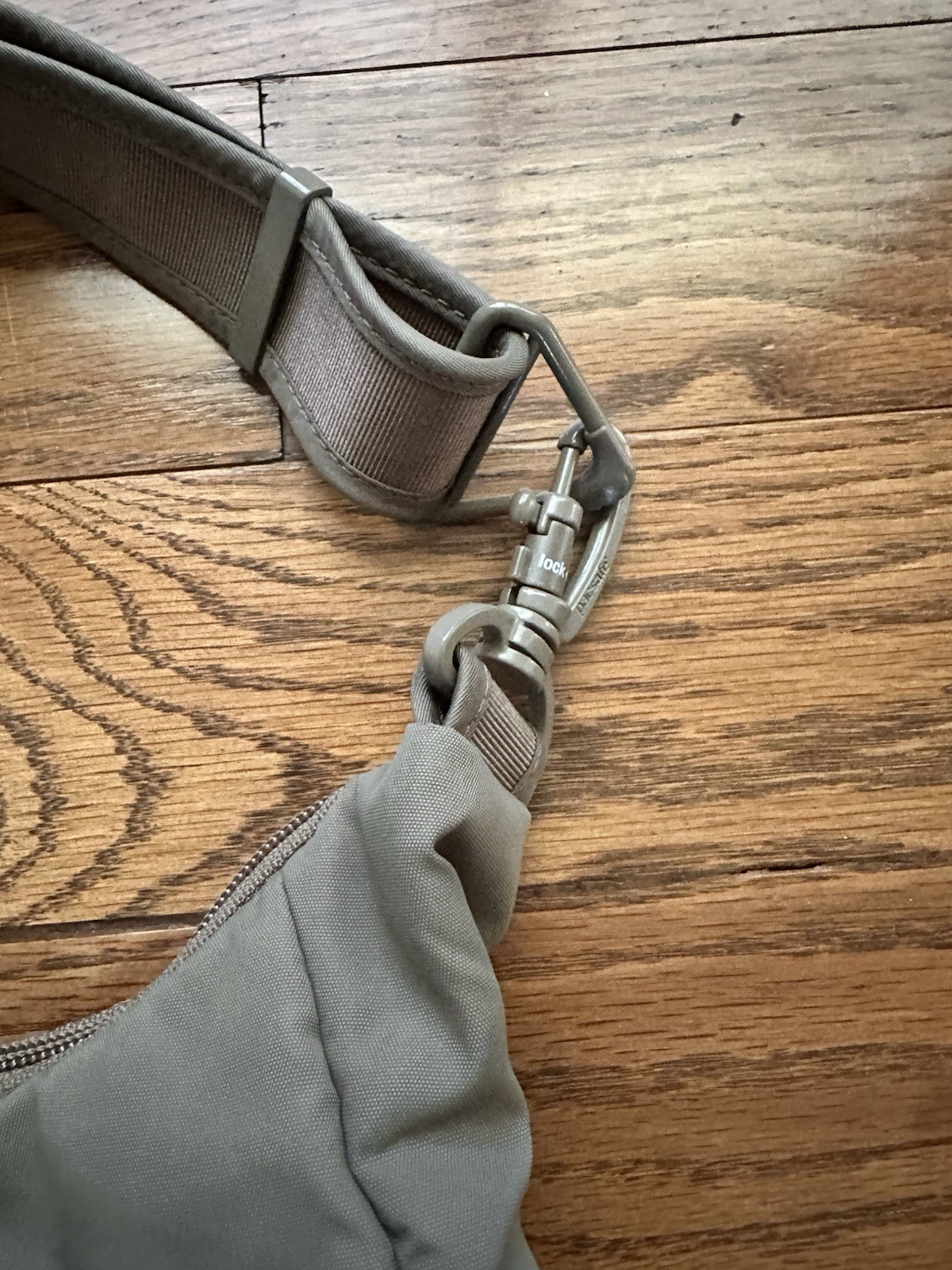 Pacsafe CitySafe 200 GII Anti-Theft Crossbody Bag Women’s Travel Shoulder Purse