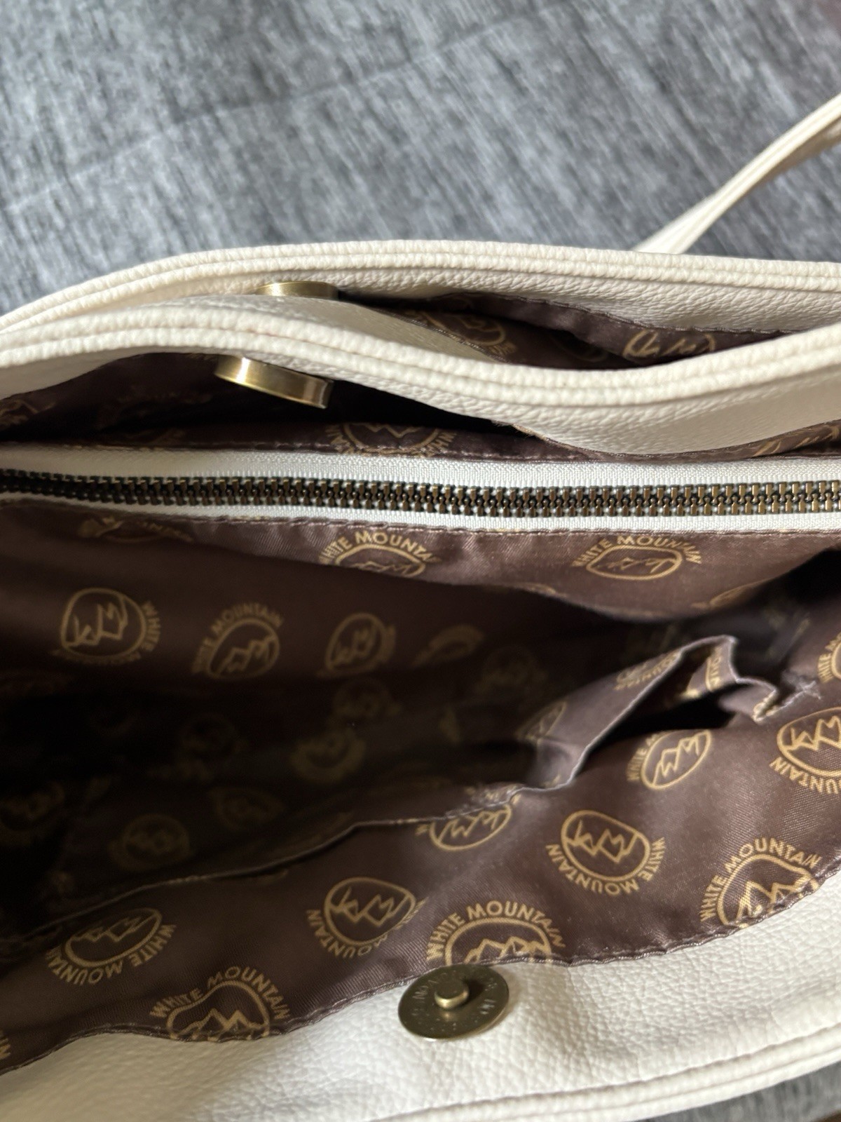 White Mountain Beige Pebbled Medium Shoulder Bag Detach/Adj Strap, Zip, Pockets