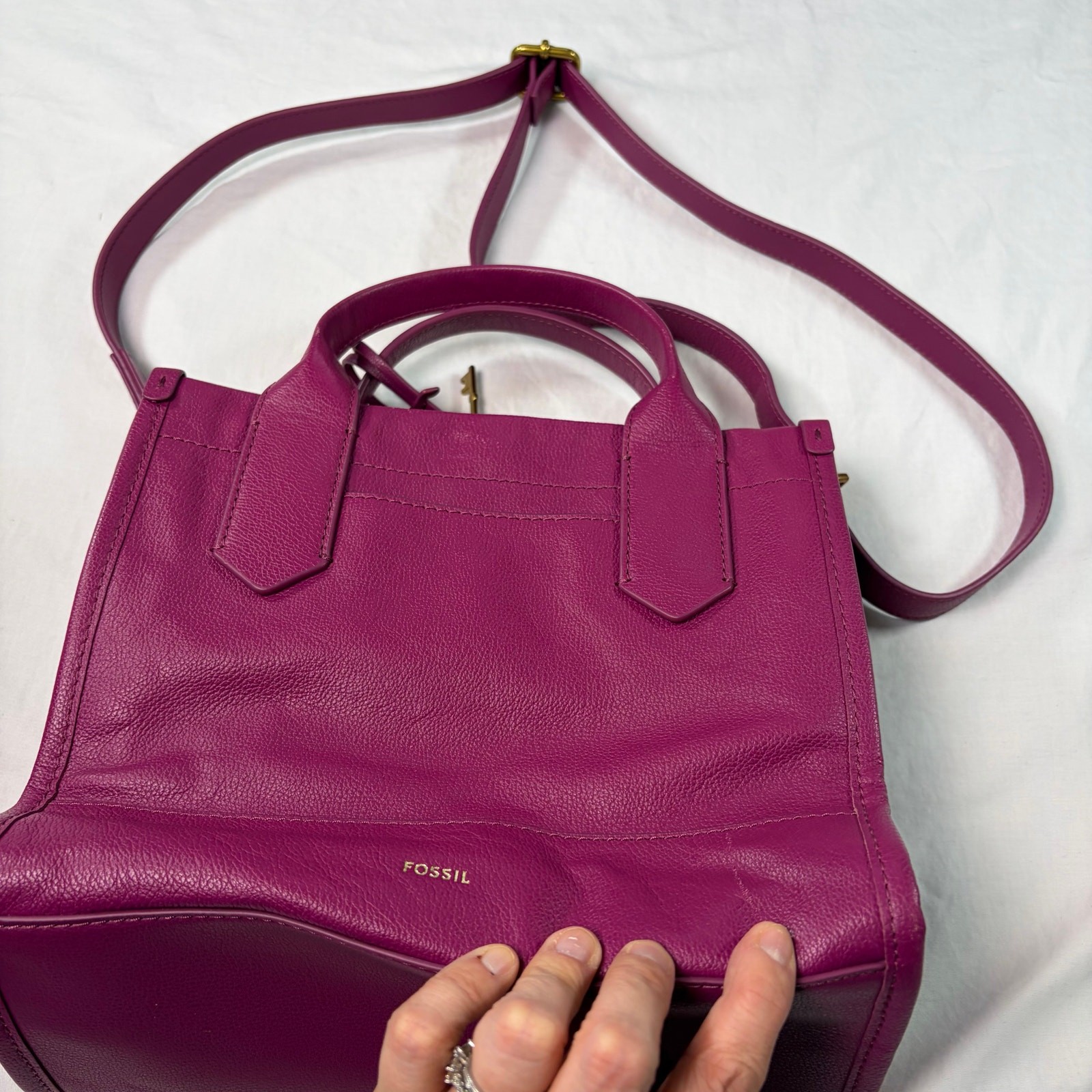 Fossil Kyler Satchel leather purple, plum, raspberry. purse, pocketbook, luxury