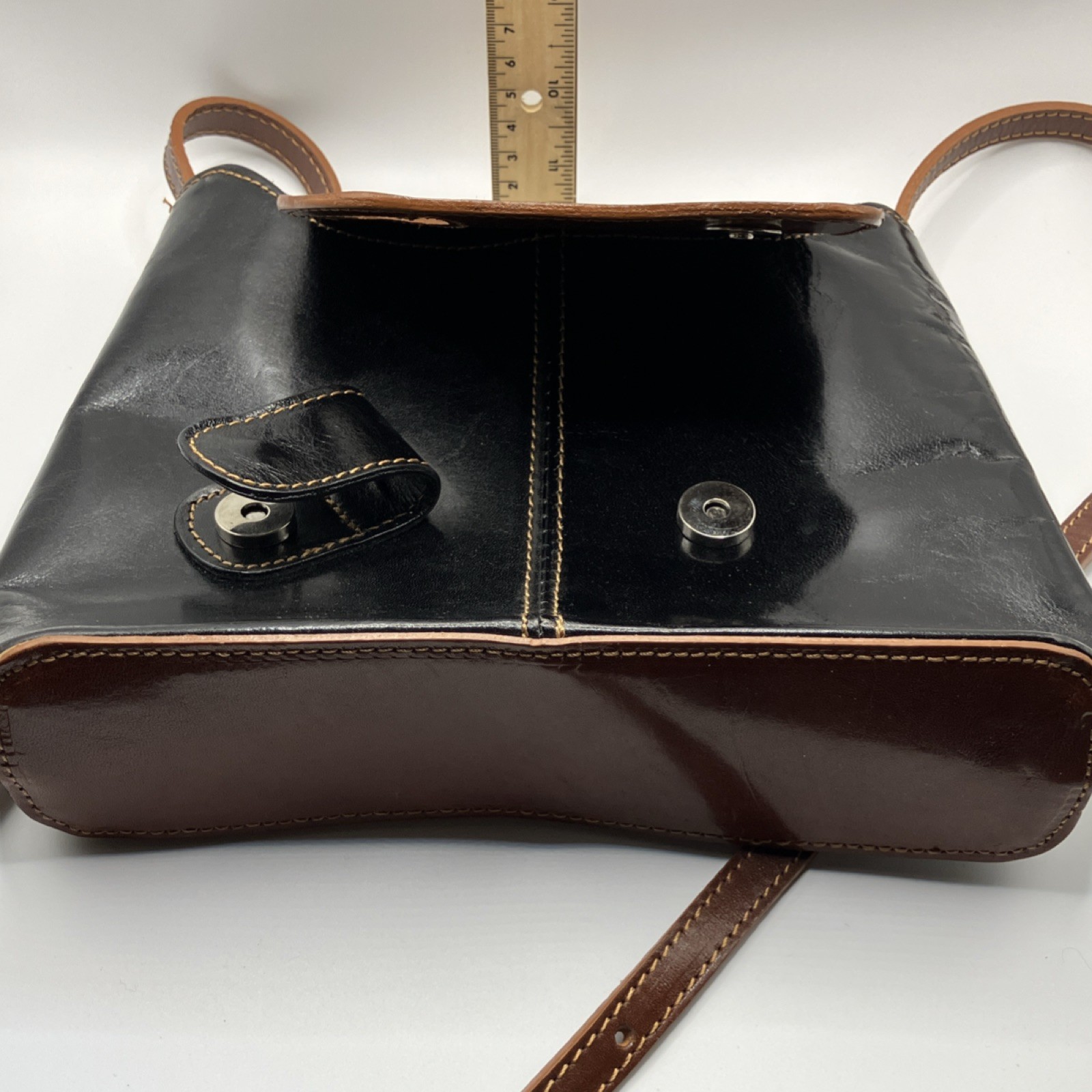 L’Artigiano Black Brown Shoulder Bag Silver Hardware Blue Lining Outer Pockets