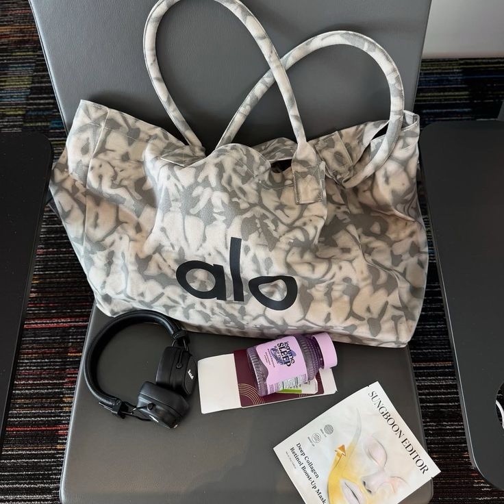 ALO Yoga Gray Tie Dye Tote Bag Canvas Large Gym Travel Bag NWT Authentic