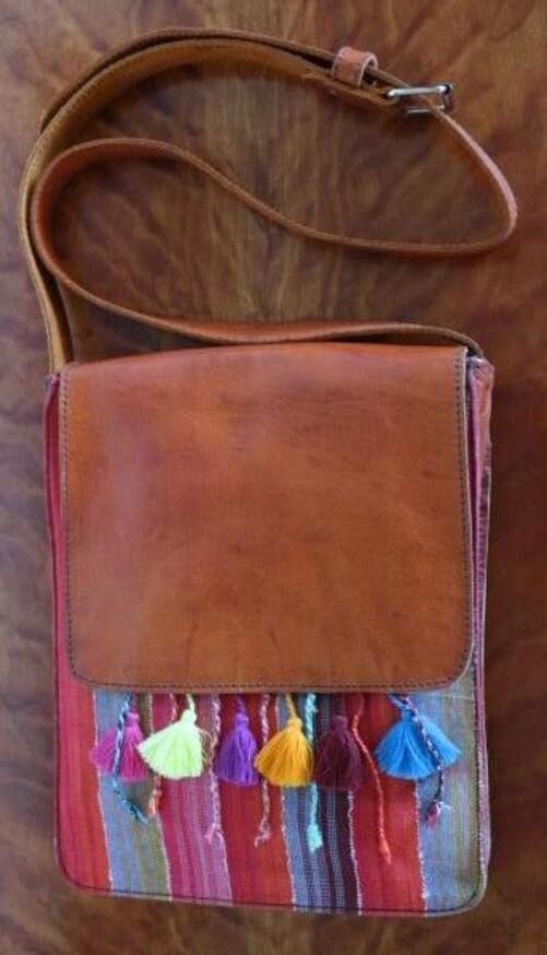 Handmade Moroccan Leather Purse with Tassels – new – brown