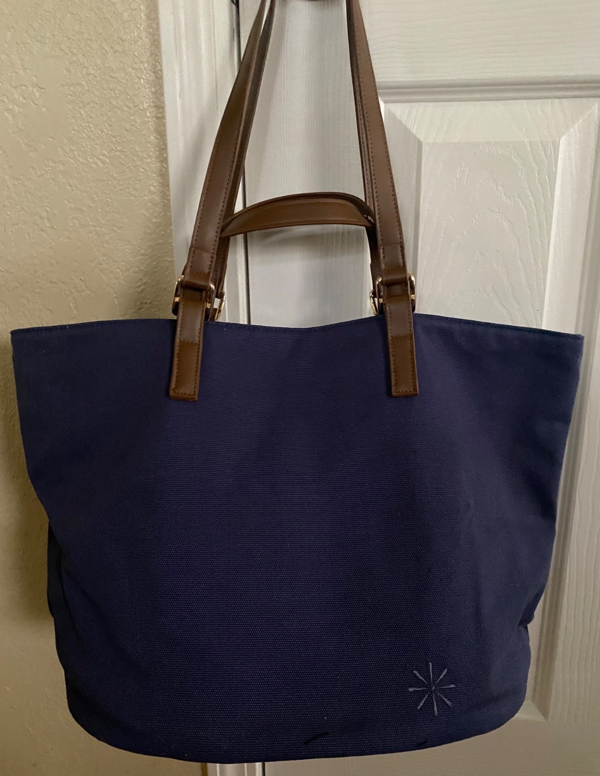 Isaac Mizrahi Live Bridgehampton Tote Bag Striped Lining Navy Double Handle NWOT