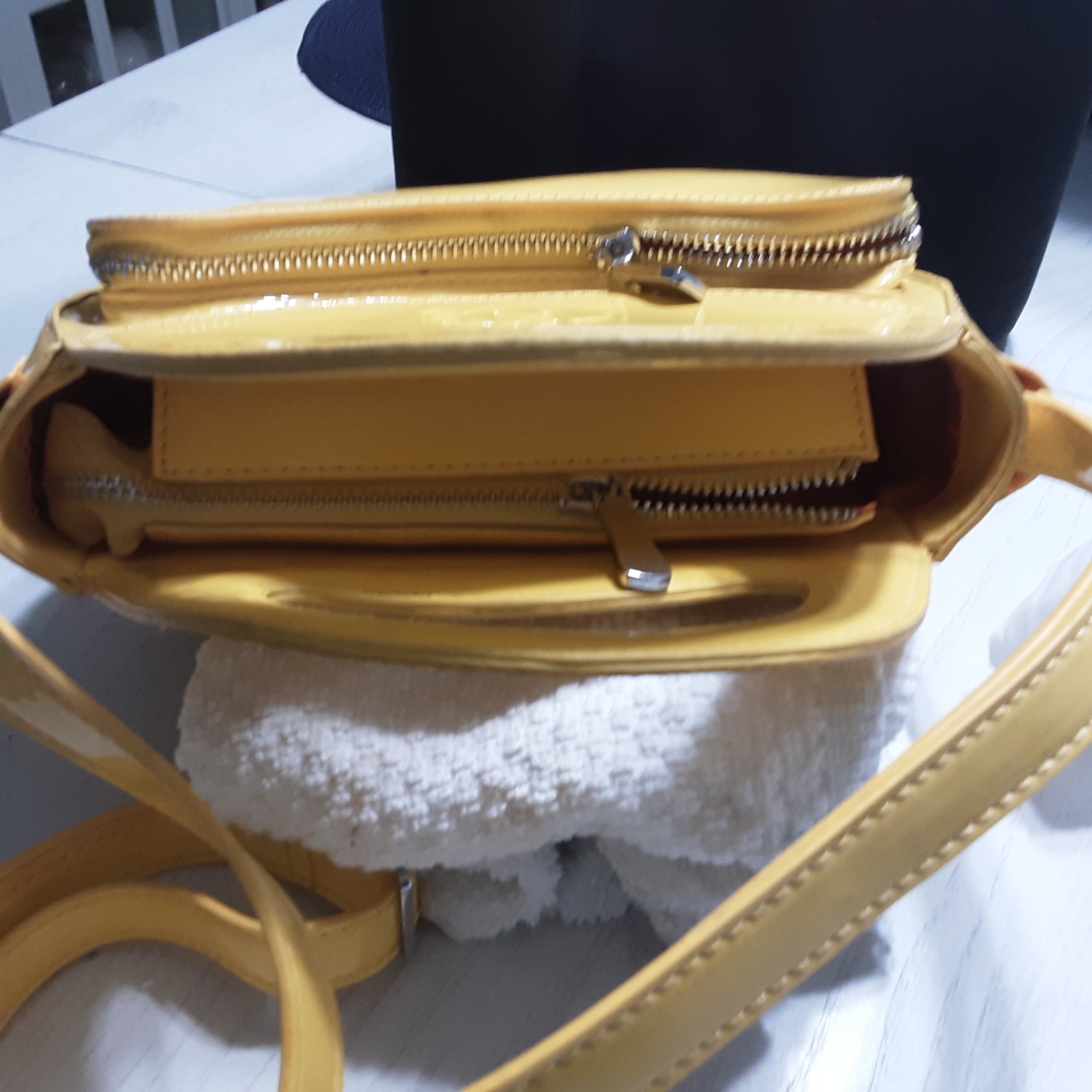 BAG-Over the shoulder yellow small by HOMAGE has zippered closure-adj. Strap