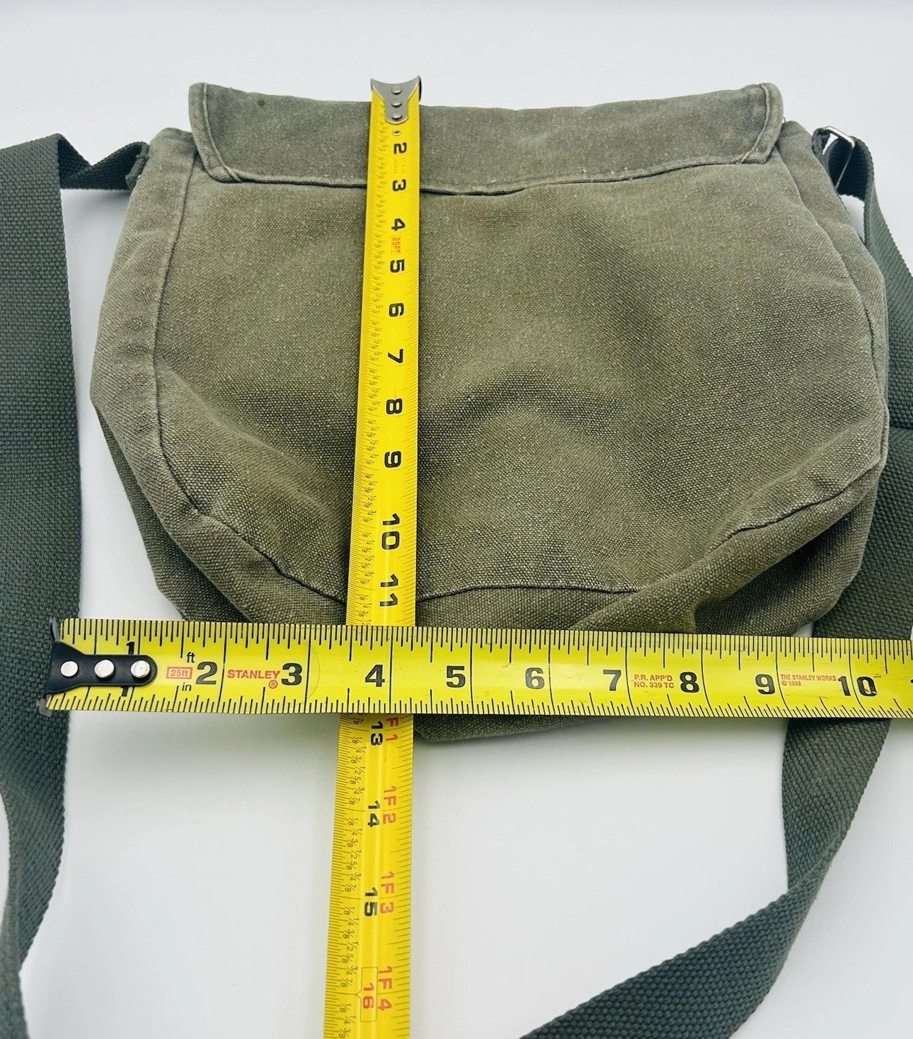 Disney World Tinker Bell Green Canvas Sequin Crossbody Messenger Bag Fairy
