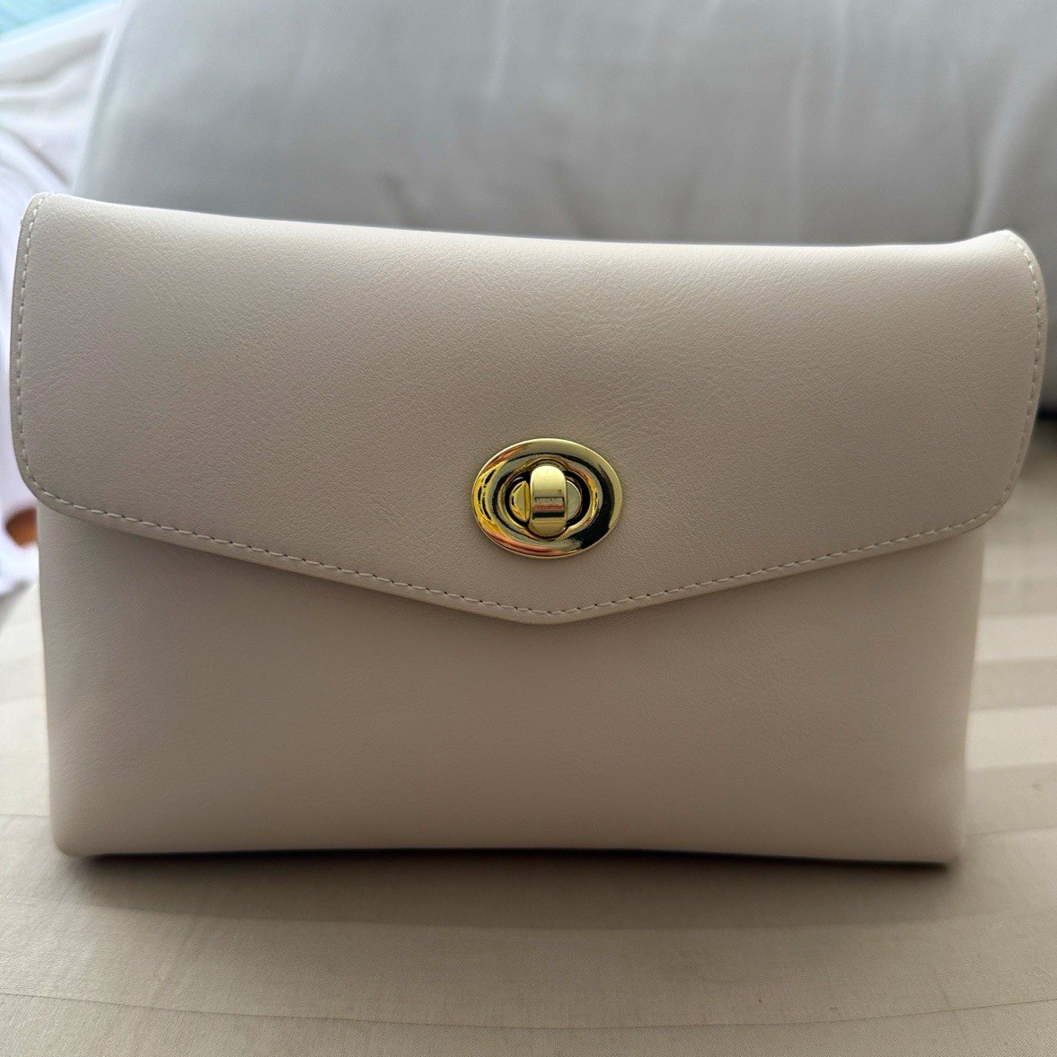 Women’s White Solid Rectangle Clutch Gold Hardware Turn-Lock Flap Closure