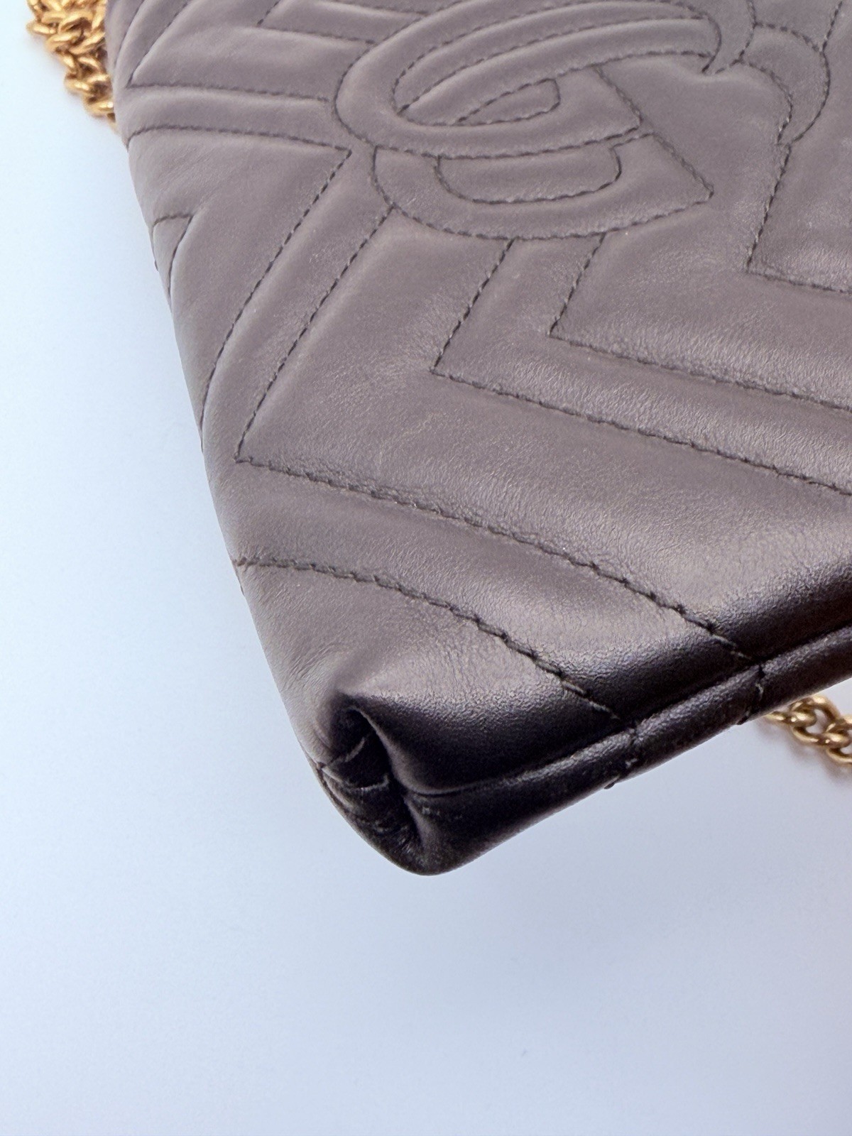 Gucci GG Marmont Mini Black Matelasse Chevron Quilted Zip Pouch Chain Strap
