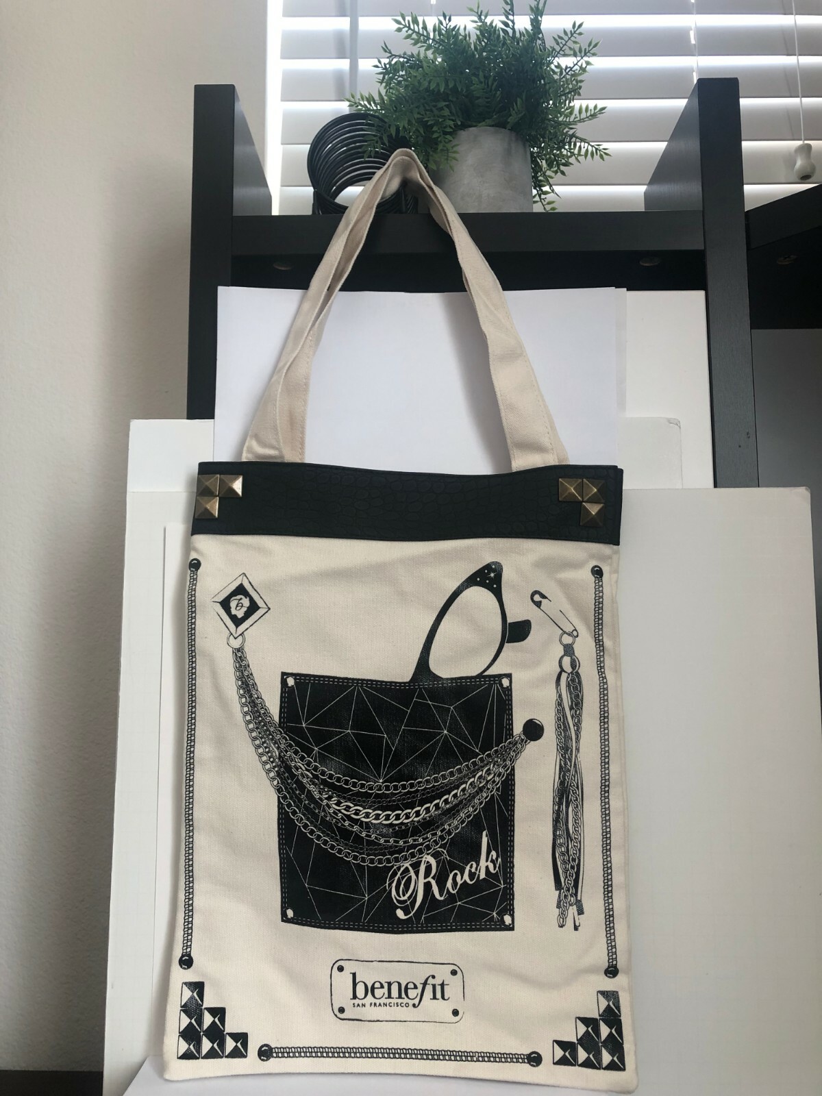 BENEFIT ROCKATEUR TOTE BAG