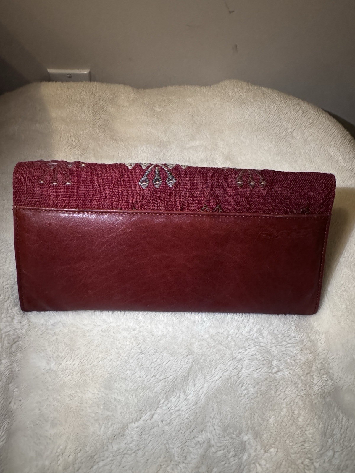 Burgundy Geometric Crossbody Bag Magnetic Flap Lined Inner Pockets Brass