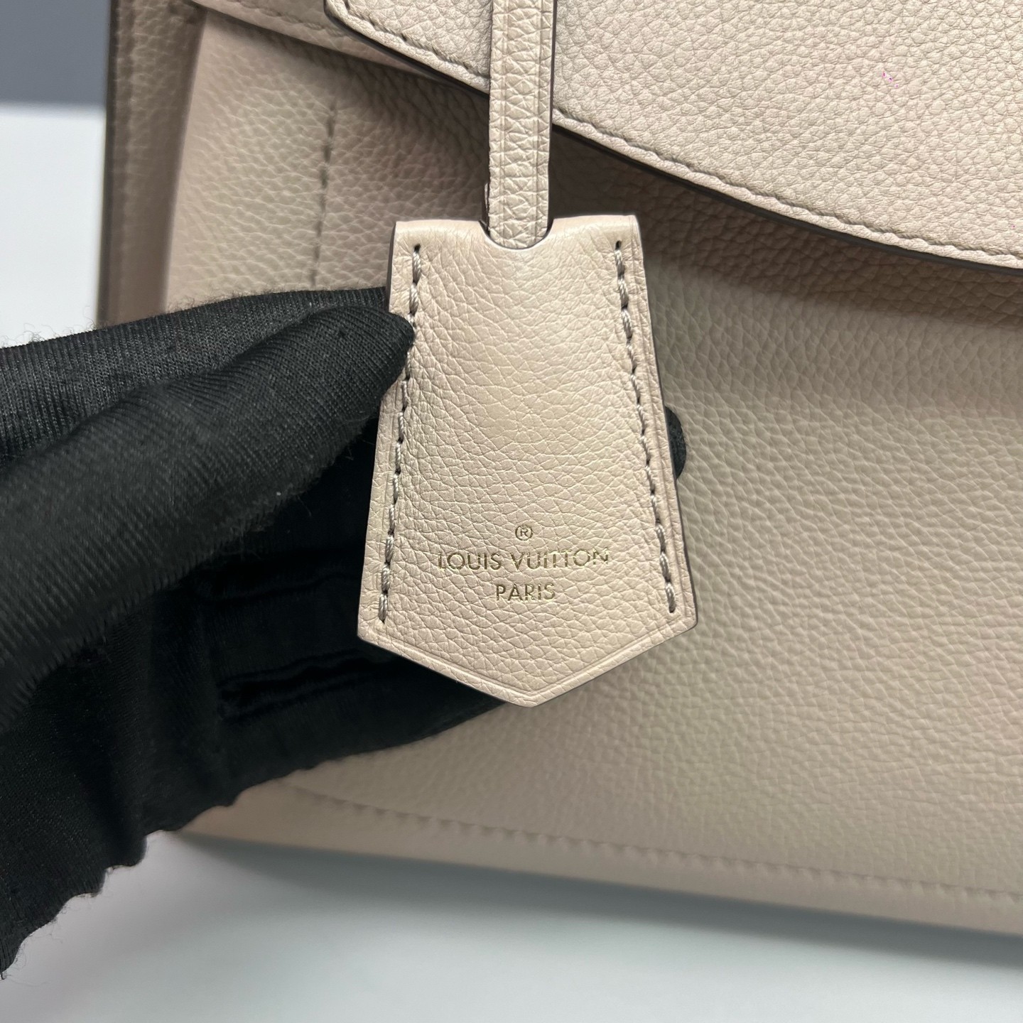 Louis Vuitton Lockme Ever Nude Beige Grained Calfskin Top Handle & Shoulder Bag