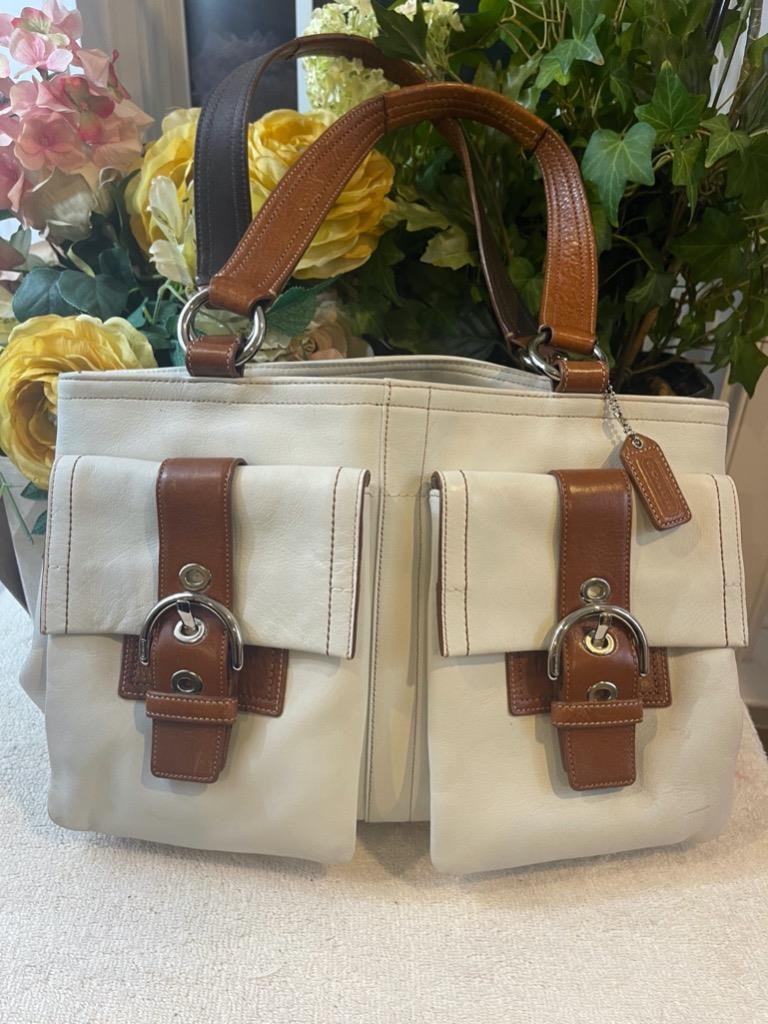 Coach LARGE F06468 WHITE Leather Soho Double Front Pocket Shoulder Bag (PU500