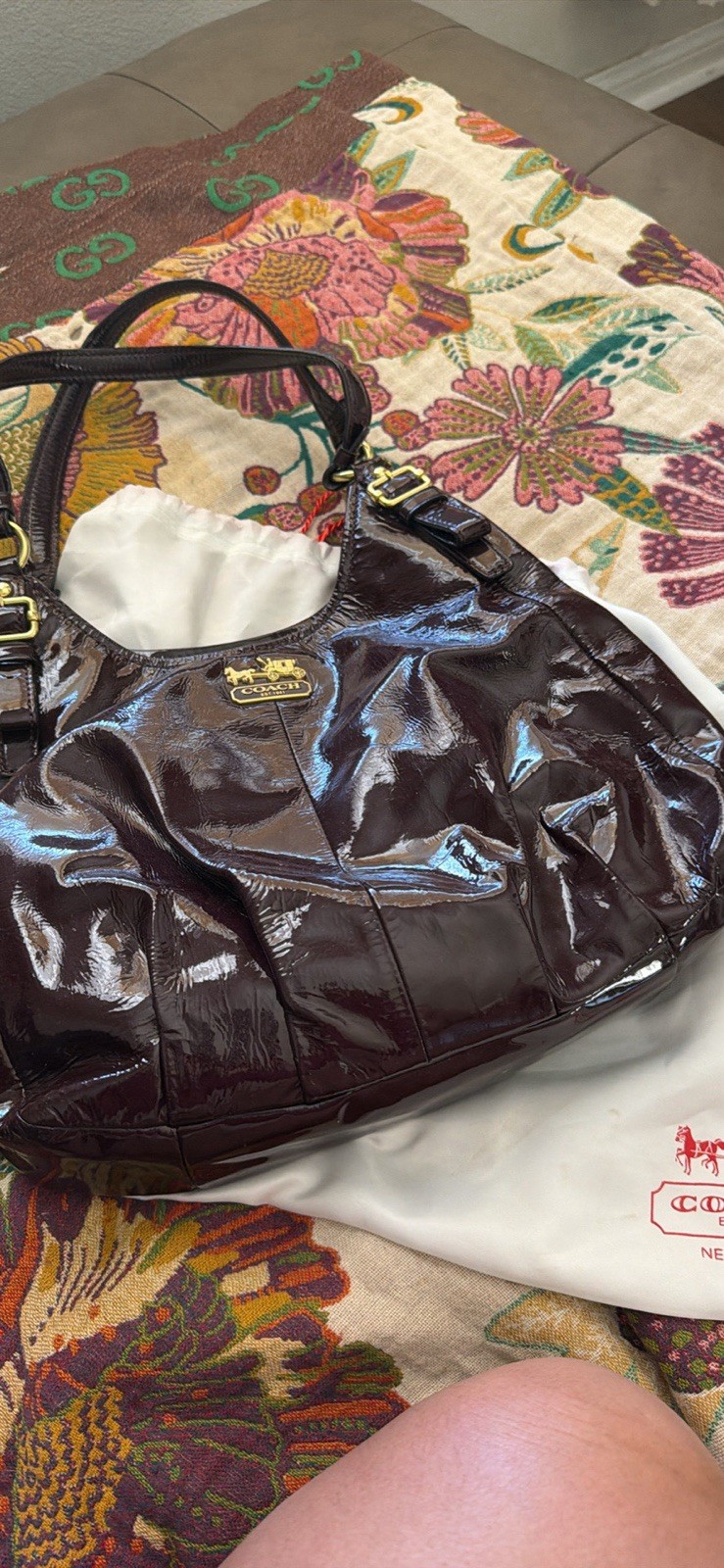 Y2K Coach Women’s Burgundy Hobo Bag Patent Finish Gold Hardware Dust Bag