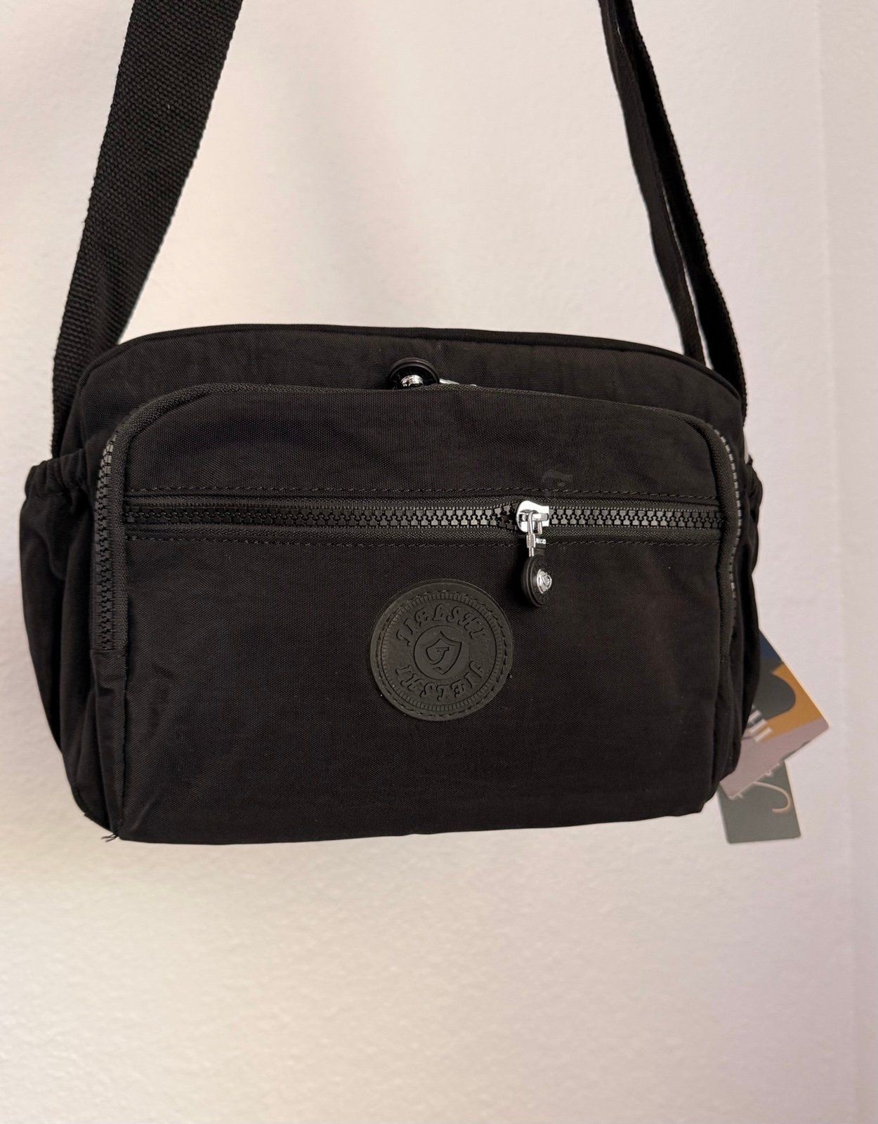 Lightweight Waterproof Nylon Crossbody Bag Multi-Pocket Everyday Travel Bag NWT