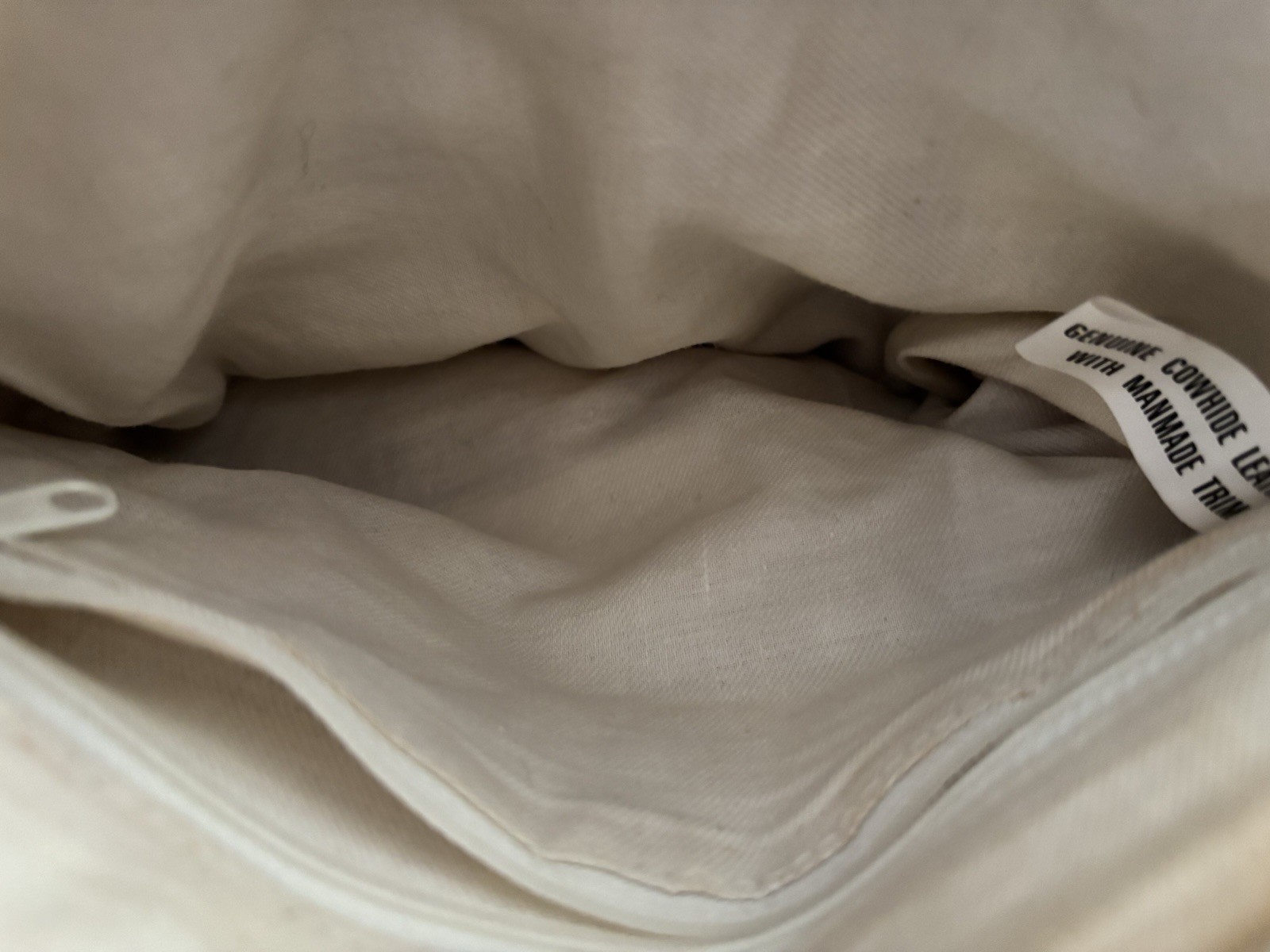 Vintage Sereta Cream Genuine Leather Crossbody Bag – Silver Bead Detail