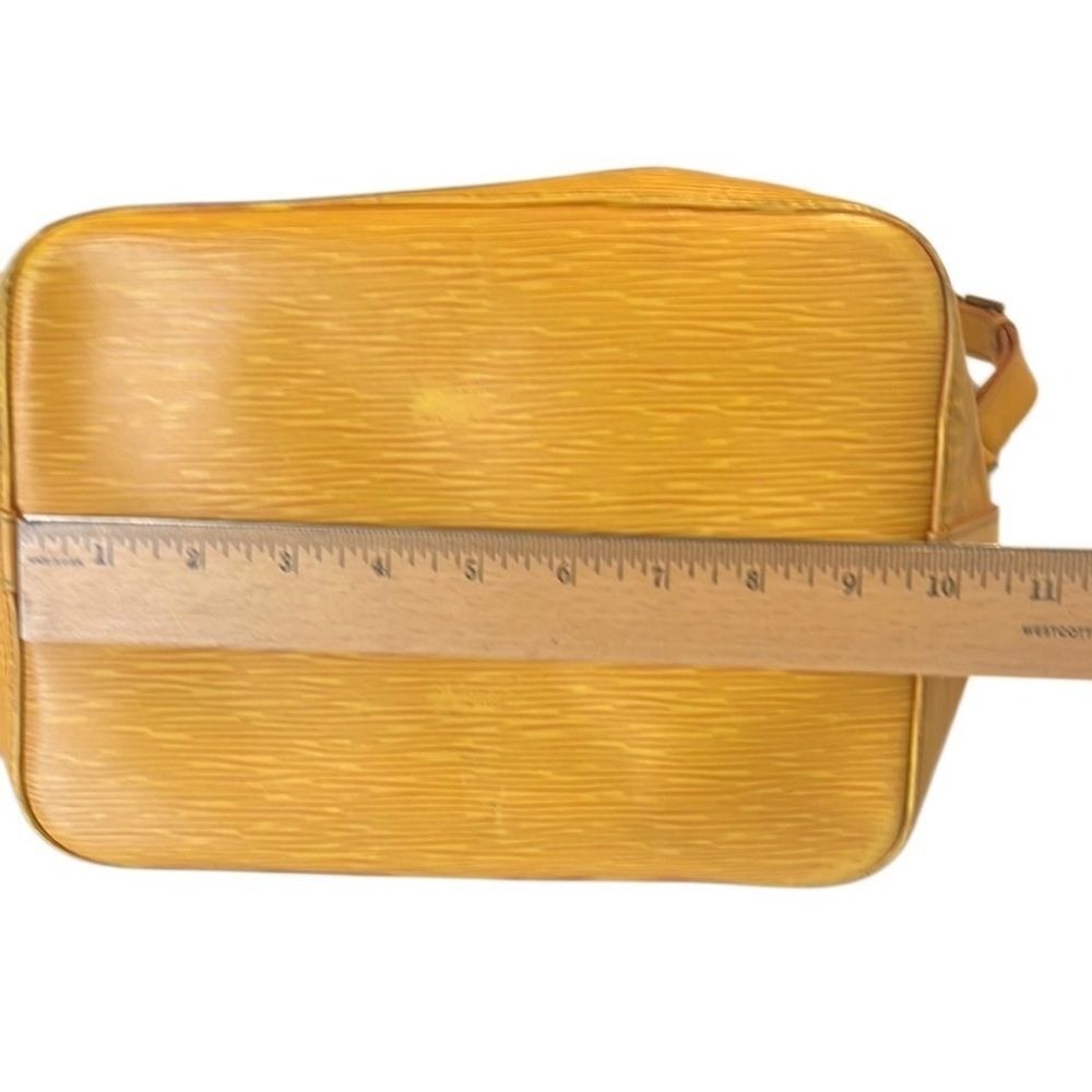 Louis Vuitton Epi Noe GM Yellow Drawstring Closure Bucket Bag AR1924