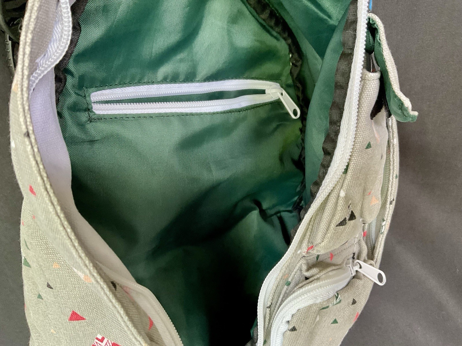 Kavu Original Rope Bag Sling Back Pack Adjustable Shoulder Strap Grey Print